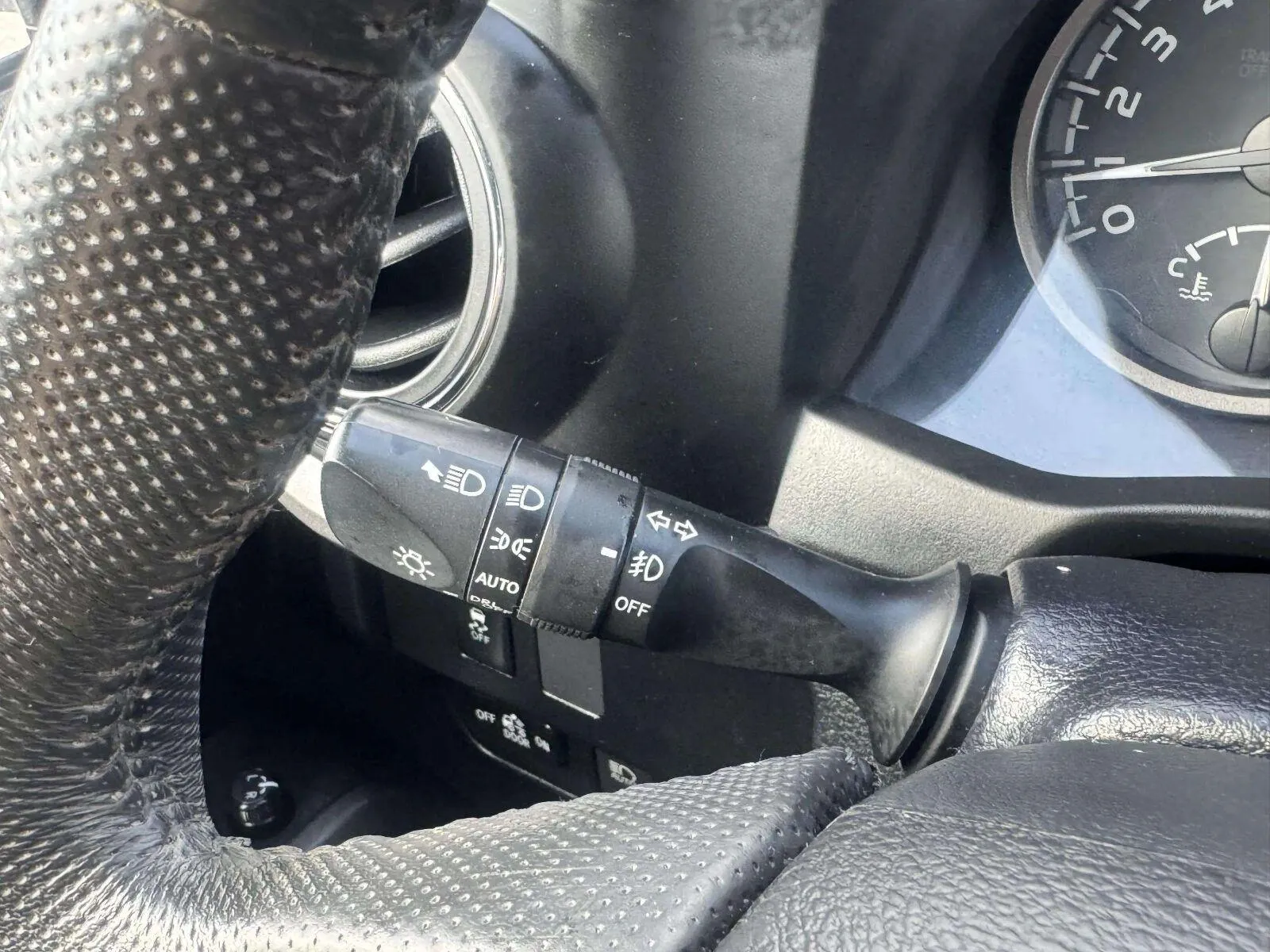 Toyota Tacoma photo 27
