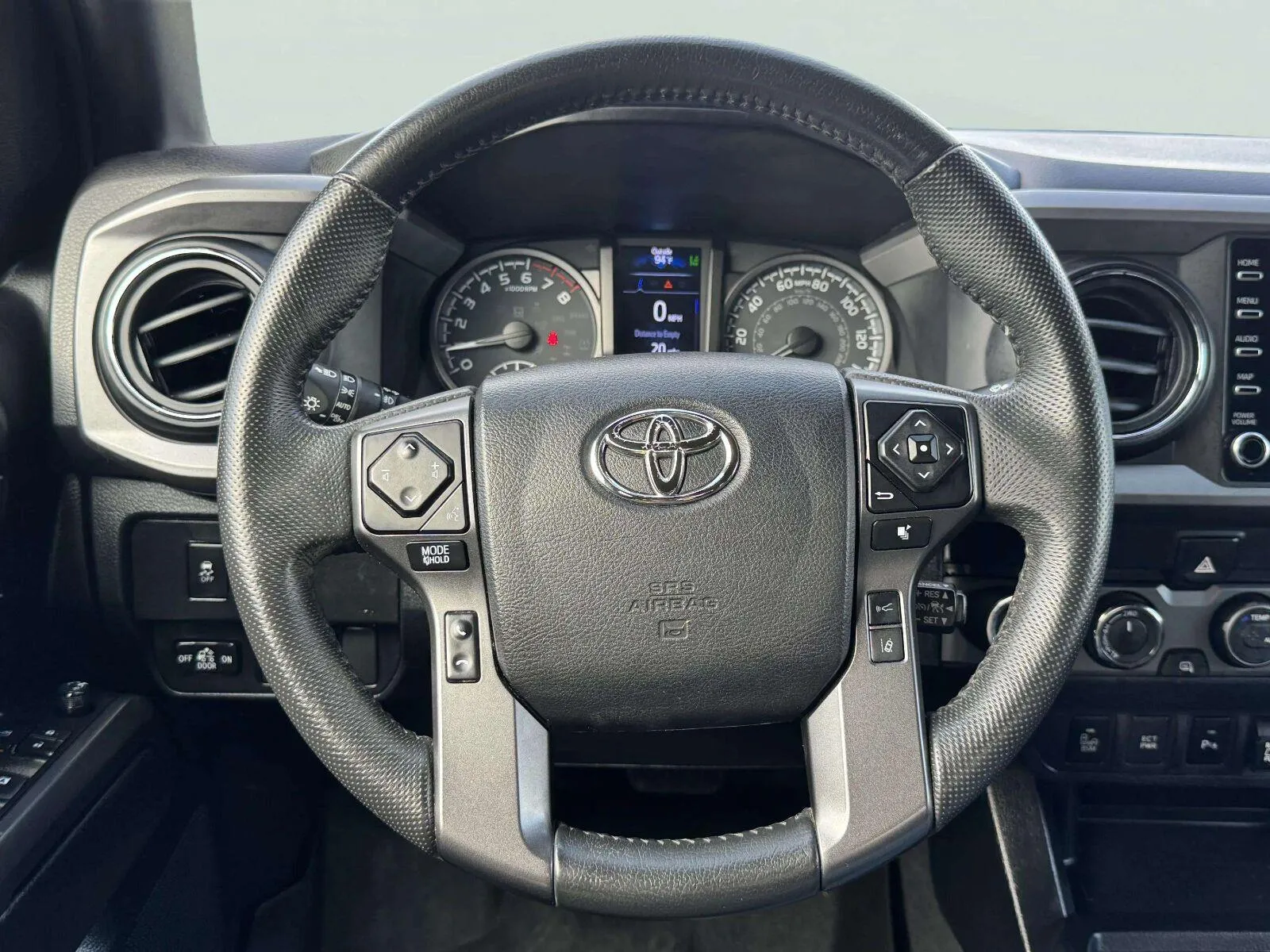 Toyota Tacoma photo 32