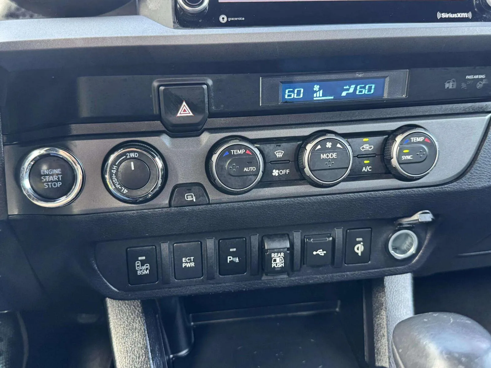 Toyota Tacoma photo 35