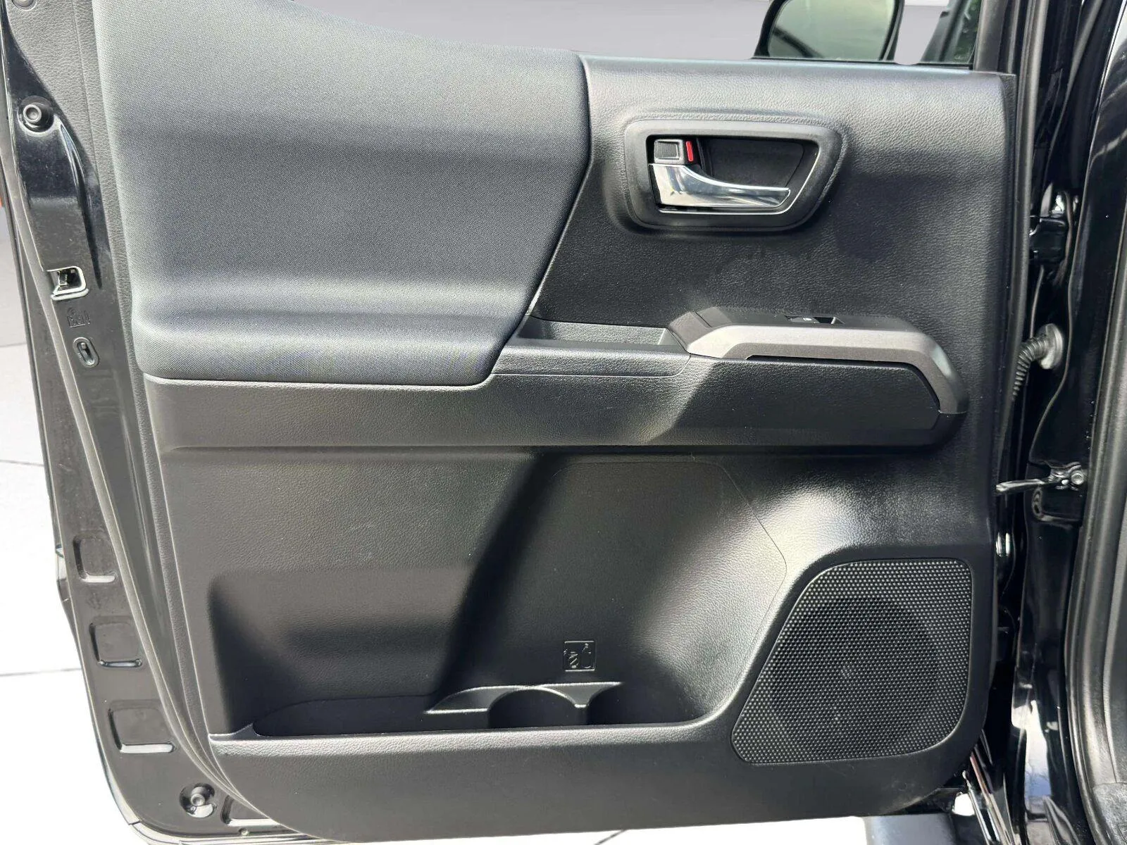 Toyota Tacoma photo 40