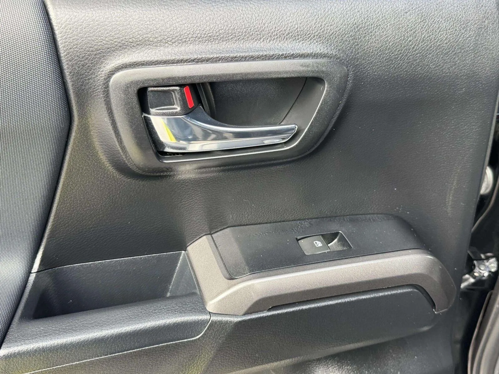 Toyota Tacoma photo 41