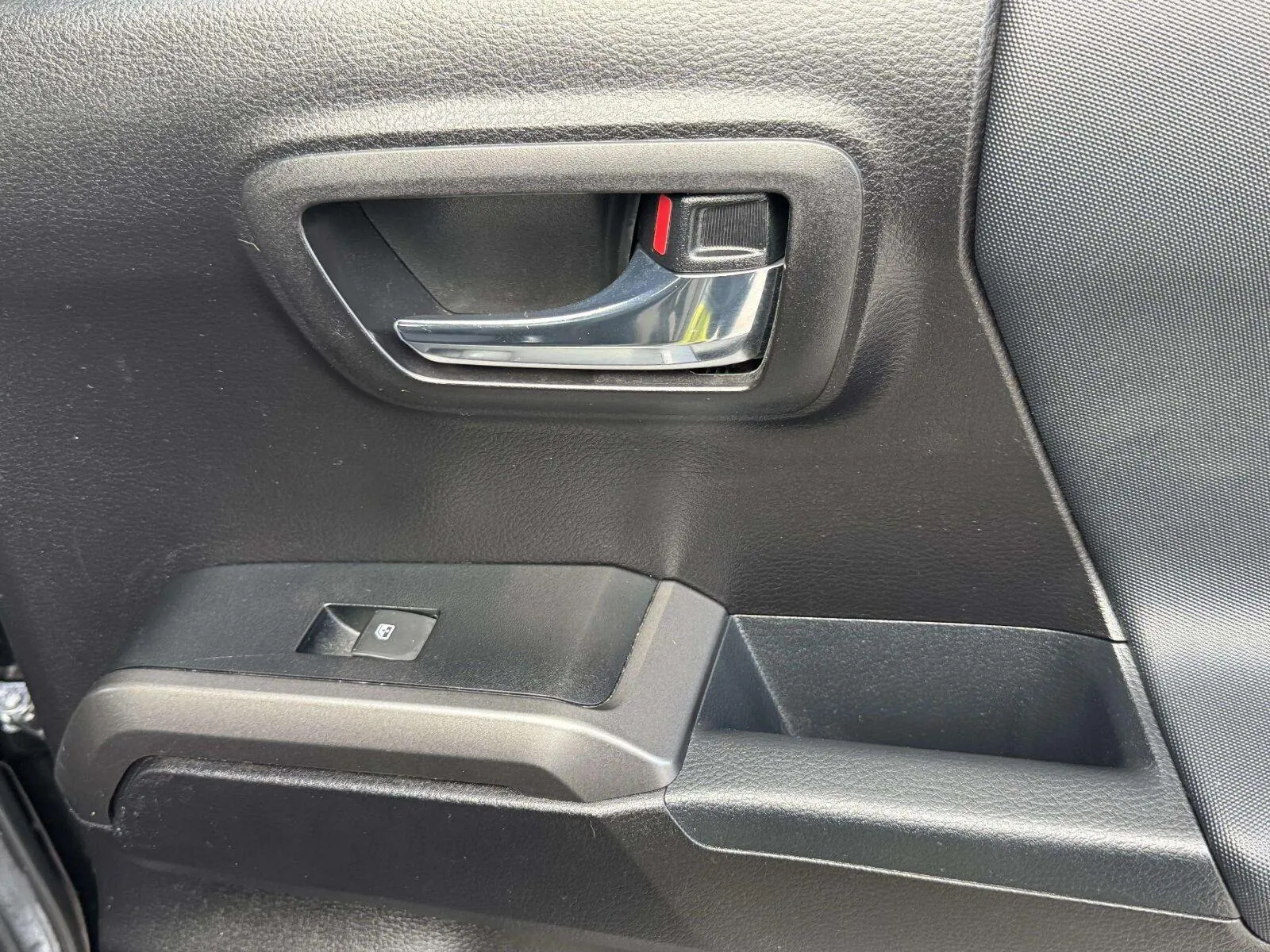 Toyota Tacoma photo 52