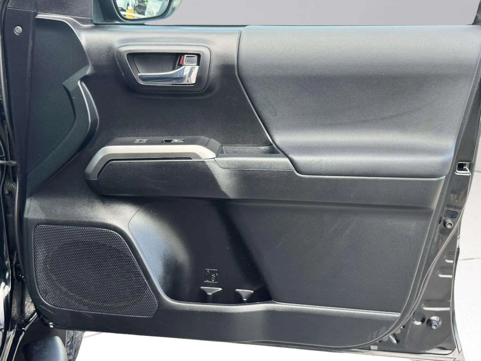 Toyota Tacoma photo 57