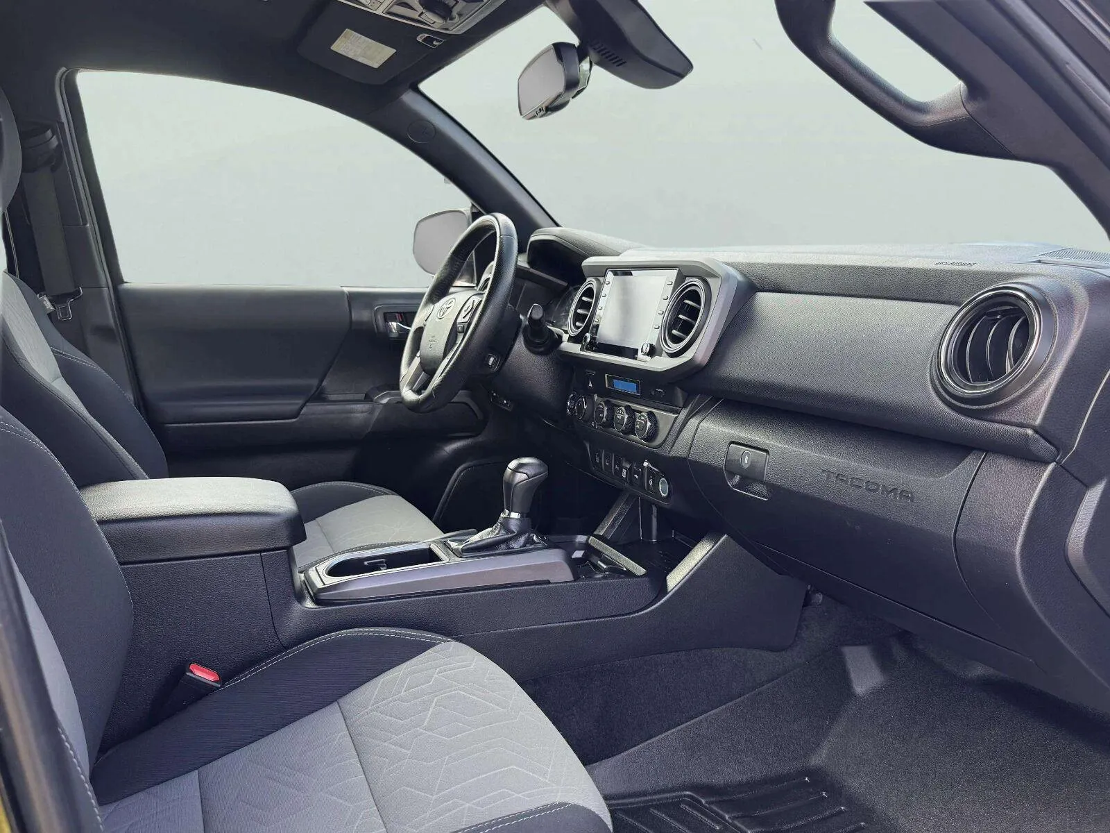 Toyota Tacoma photo 60