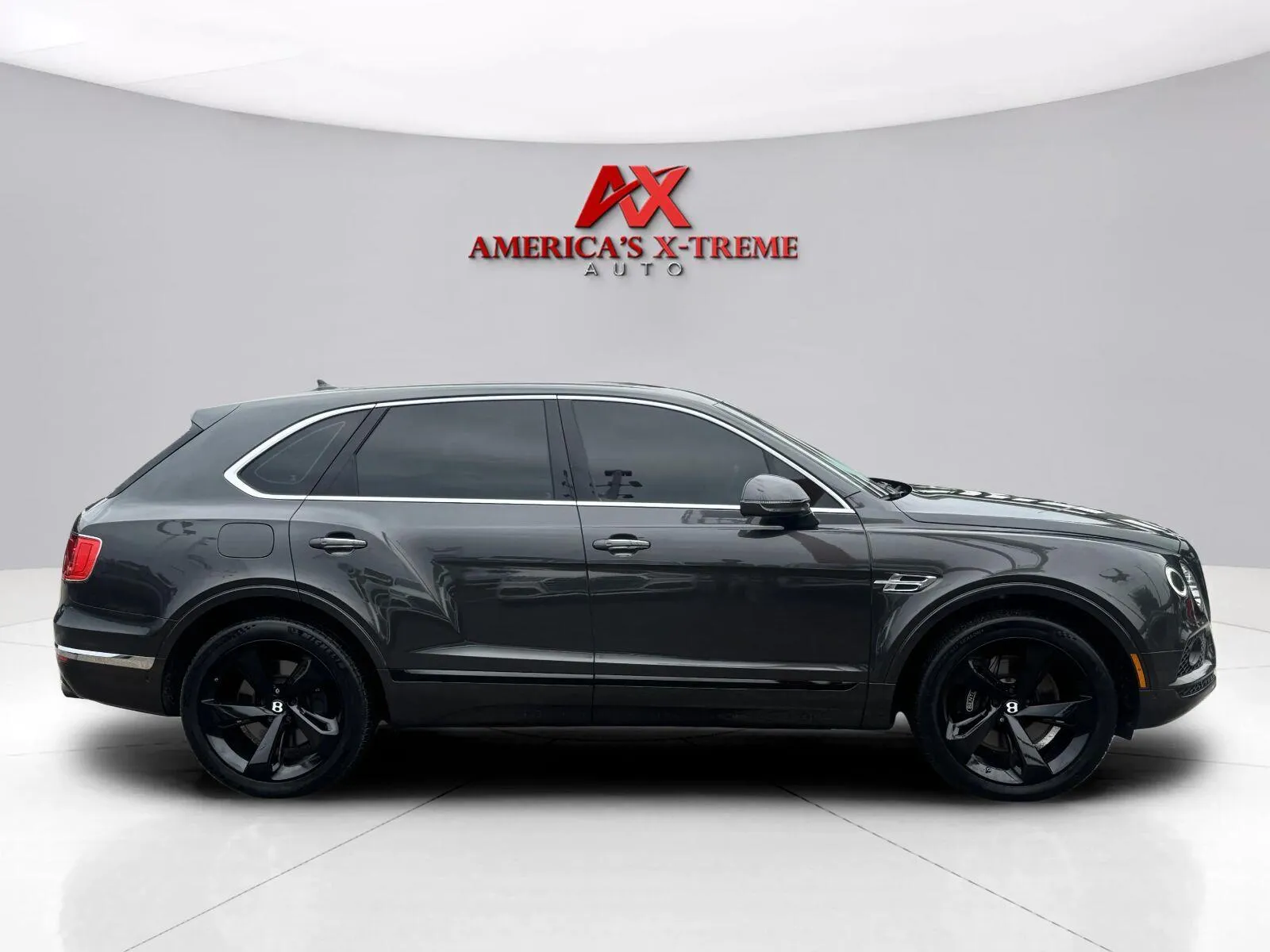 Bentley Bentayga photo 7