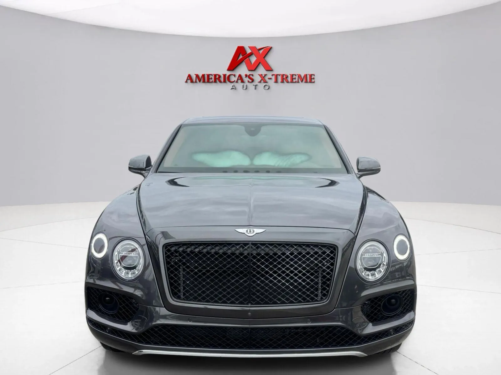 Bentley Bentayga photo 9