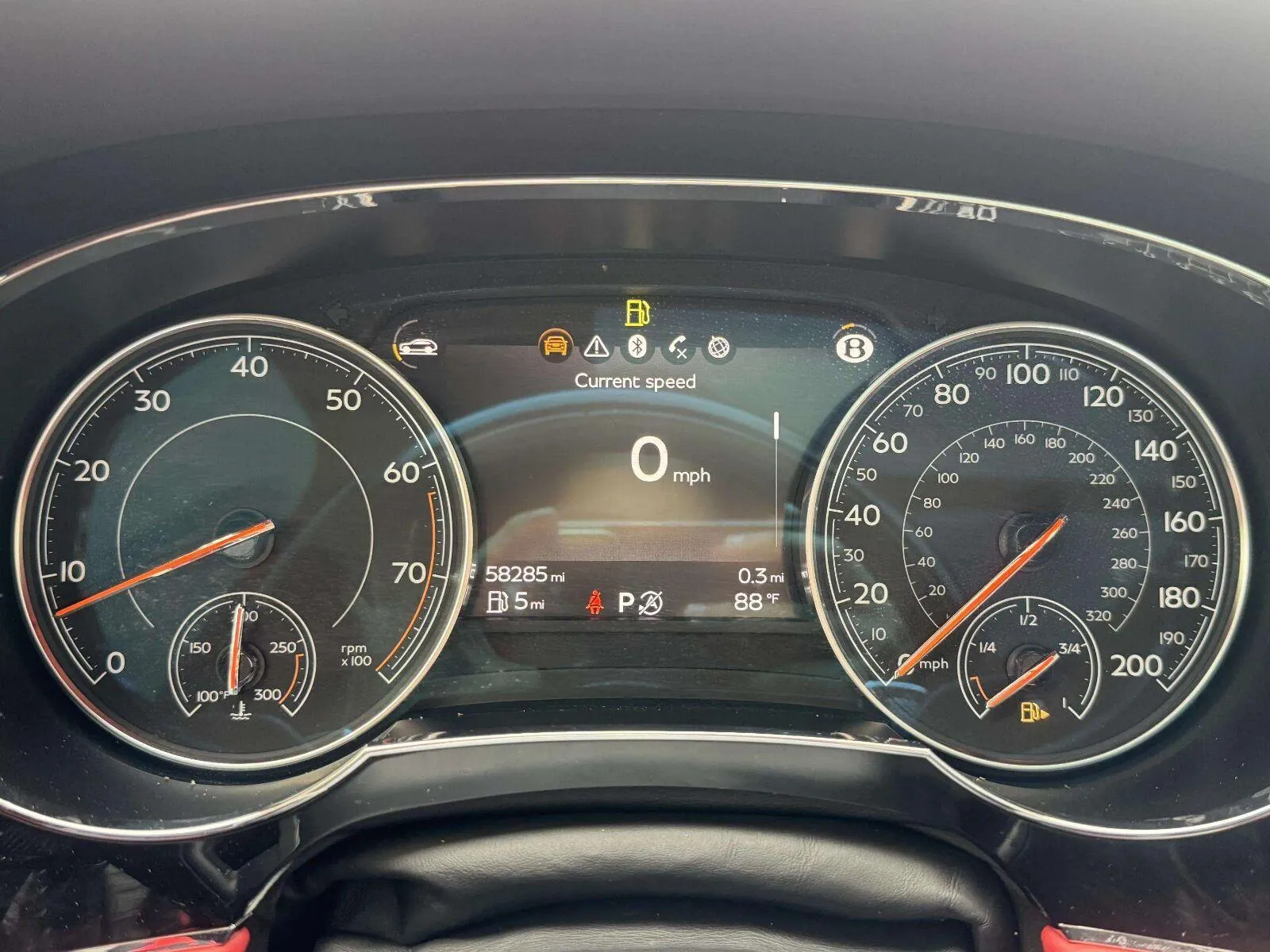Bentley Bentayga photo 33