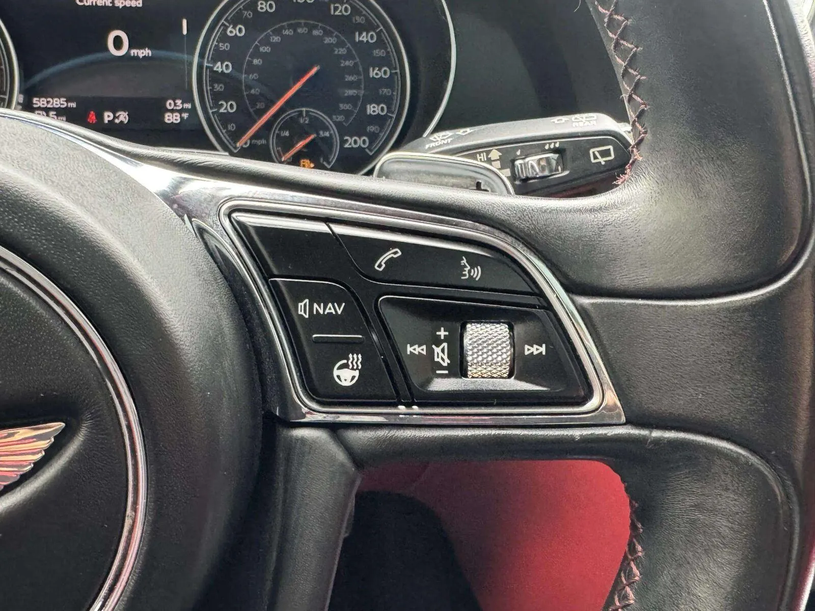 Bentley Bentayga photo 38