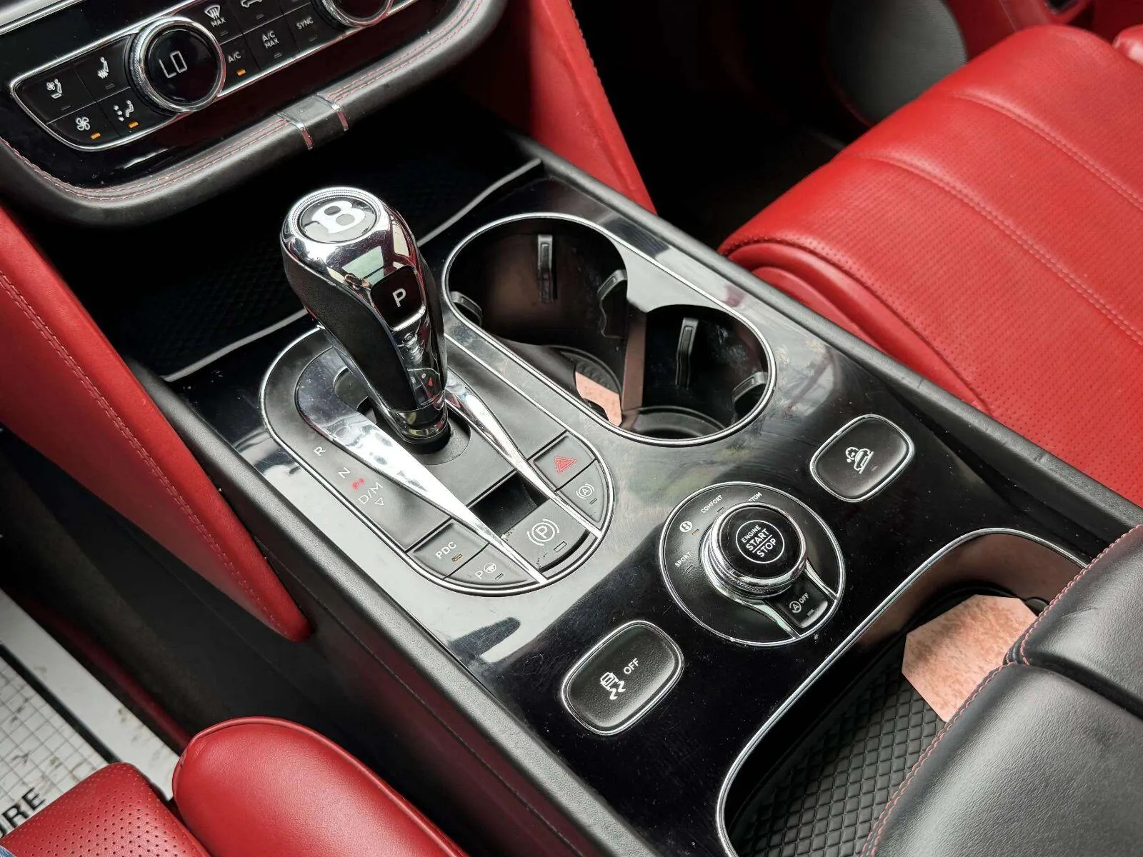 Bentley Bentayga photo 45