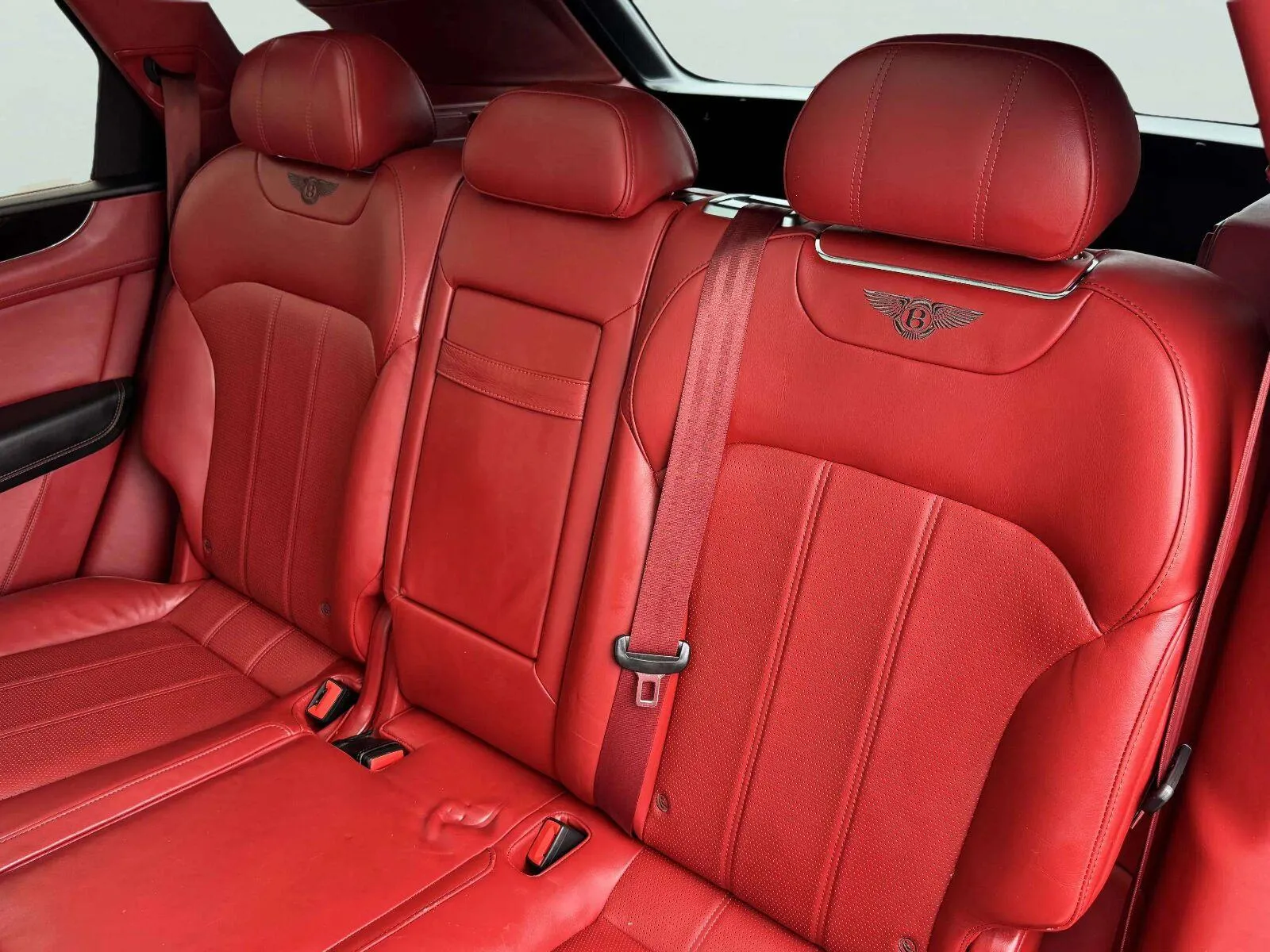 Bentley Bentayga photo 54