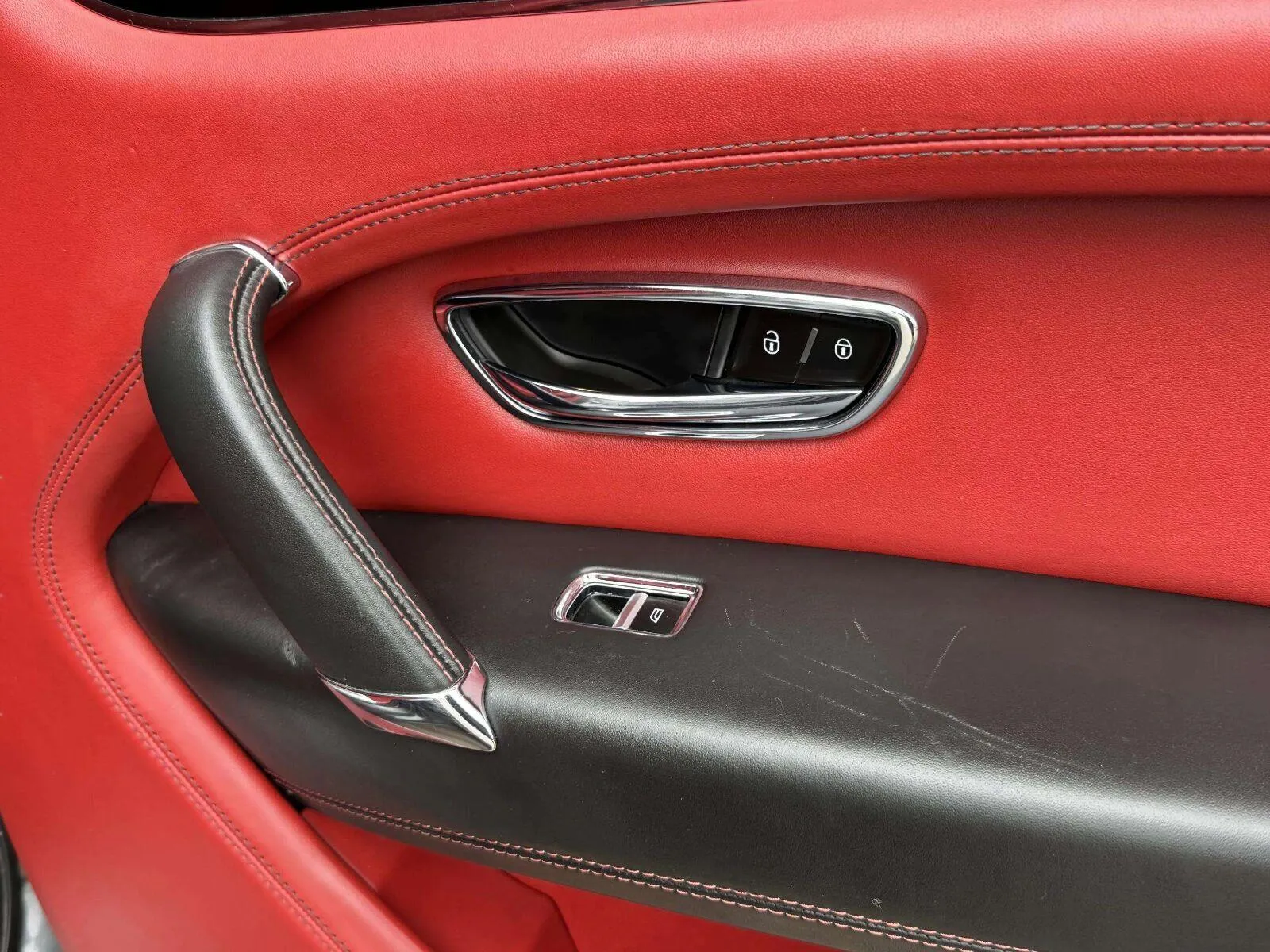 Bentley Bentayga photo 65