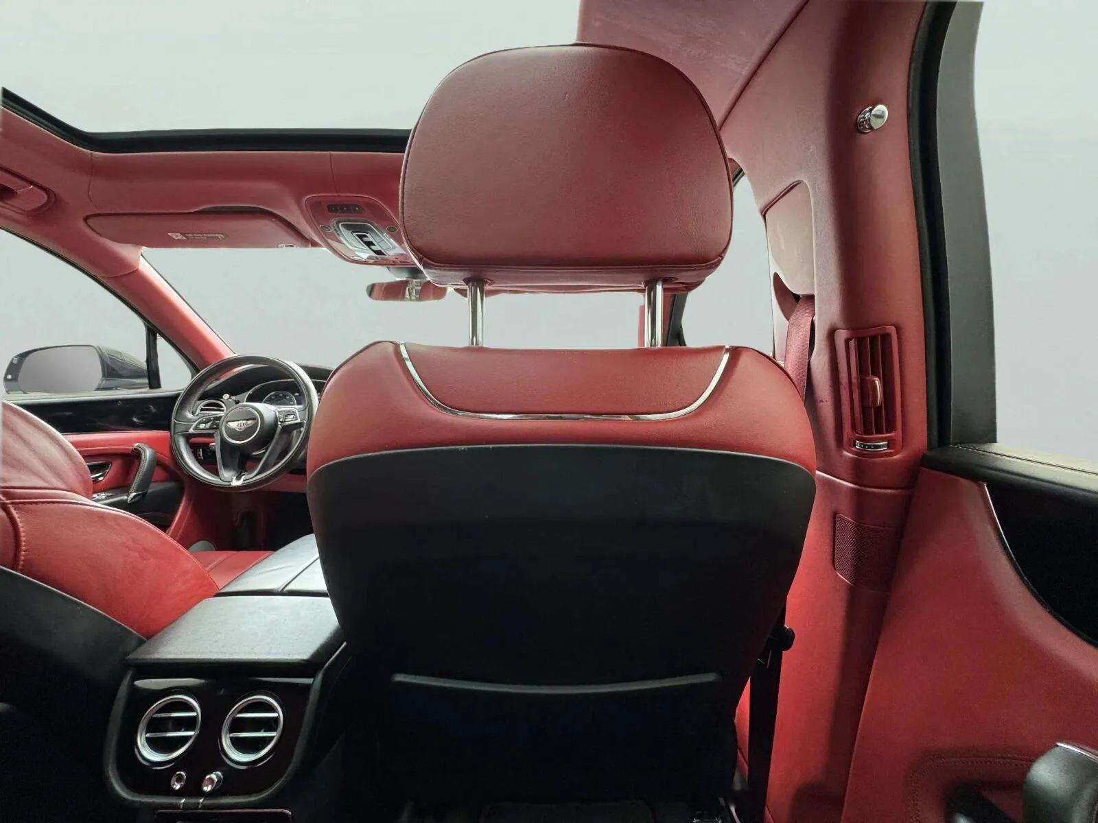 Bentley Bentayga photo 70