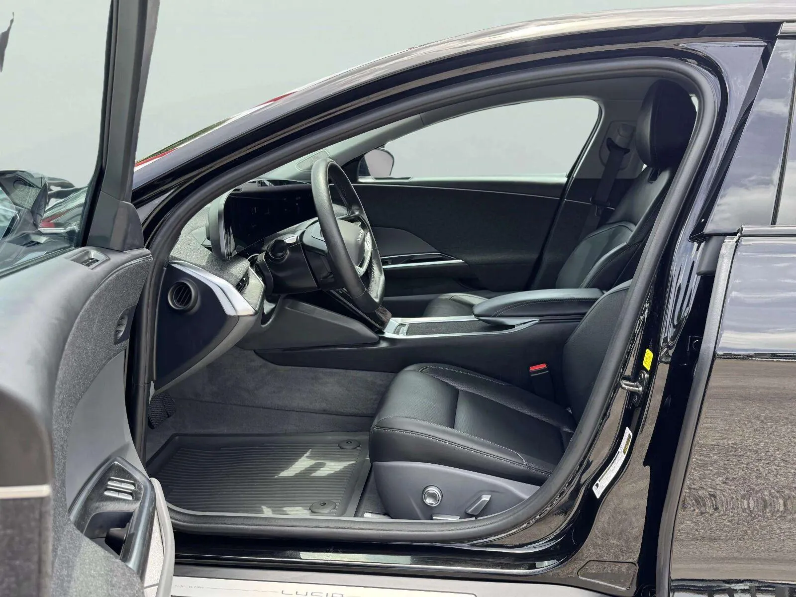 Lucid Air photo 18
