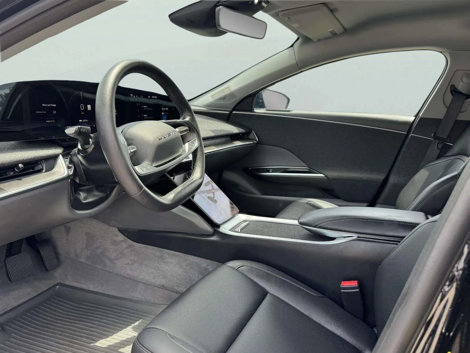 Lucid Air photo 23