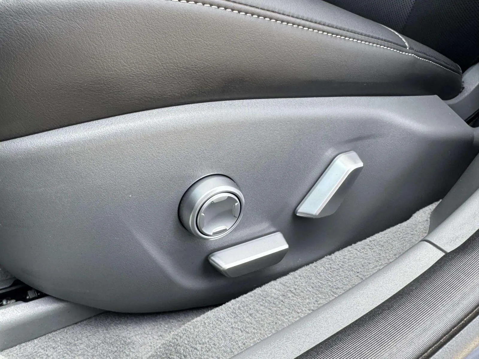 Lucid Air photo 24