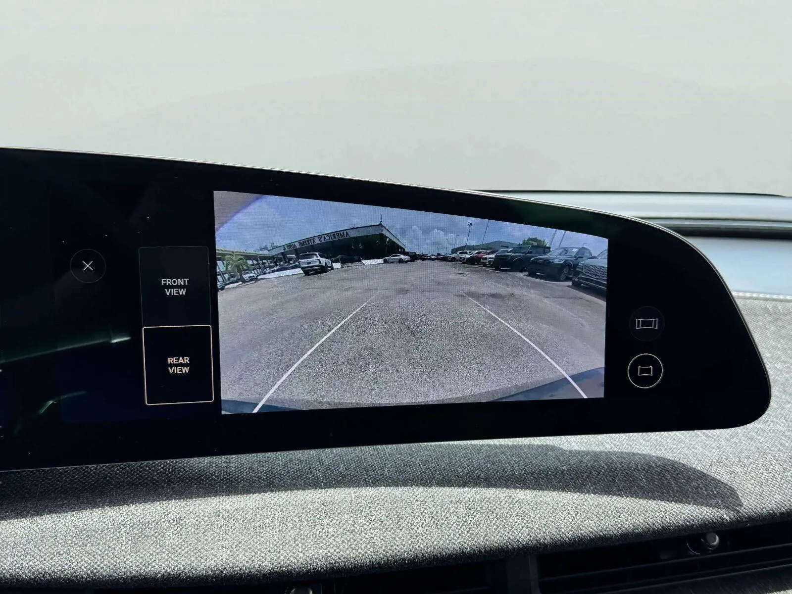 Lucid Air photo 36