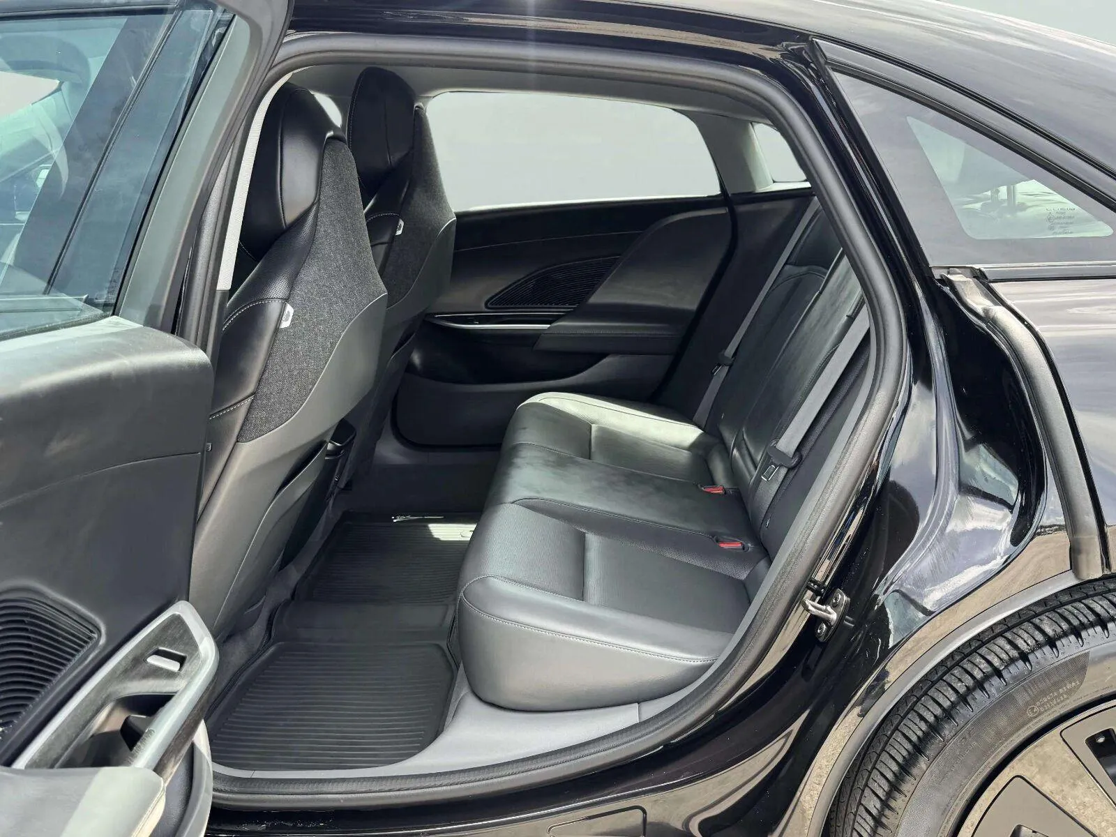 Lucid Air photo 41
