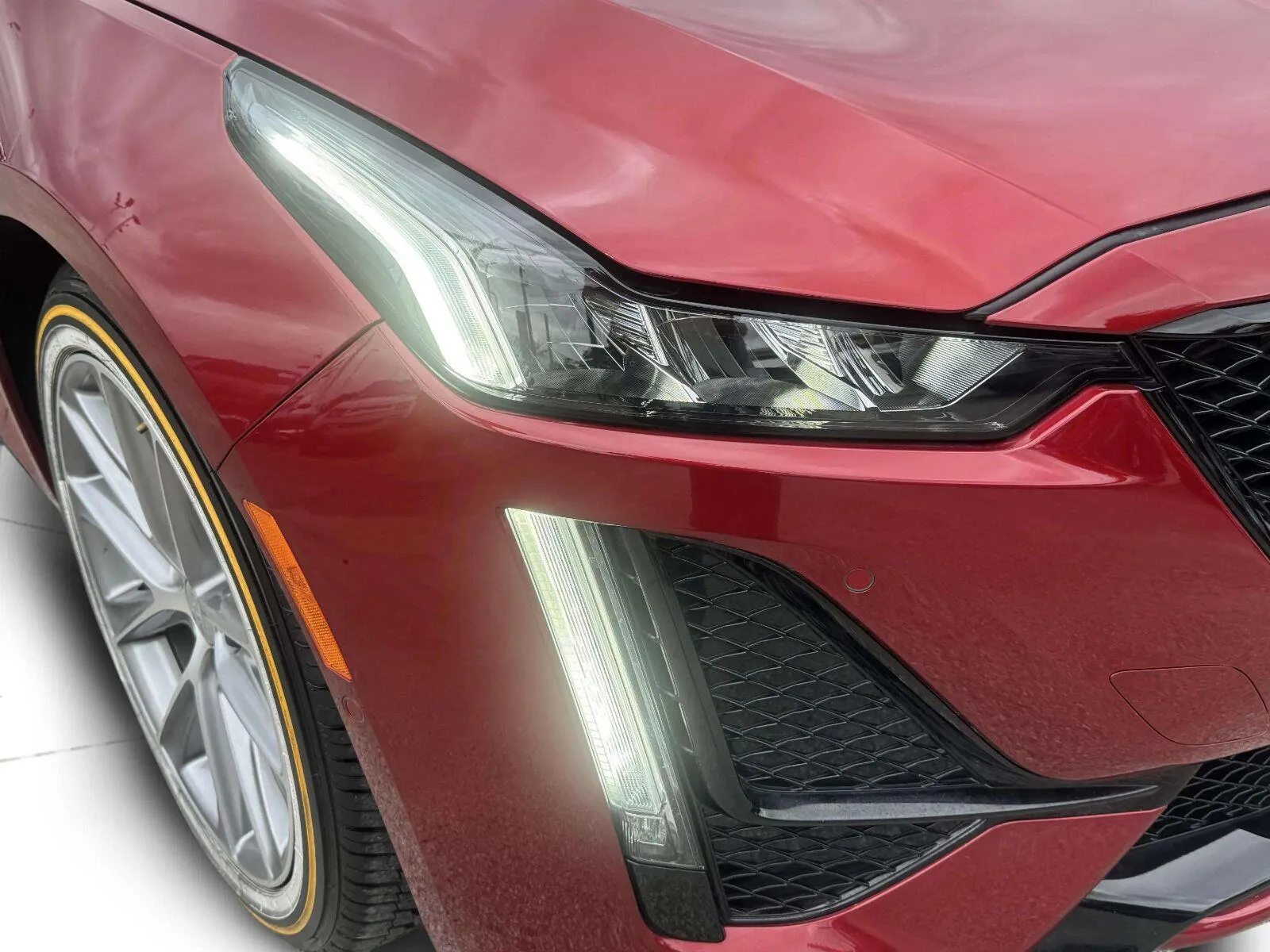 Cadillac Ct5-v photo 12