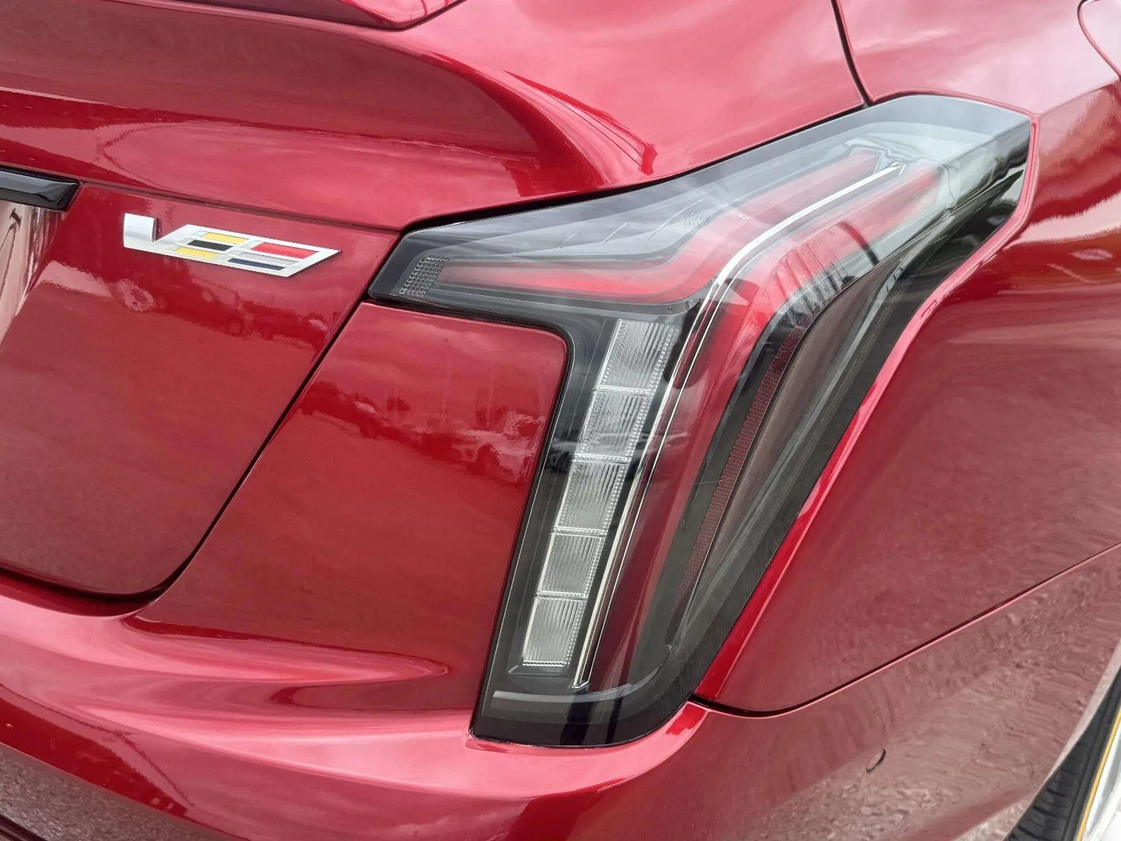 Cadillac Ct5-v photo 19