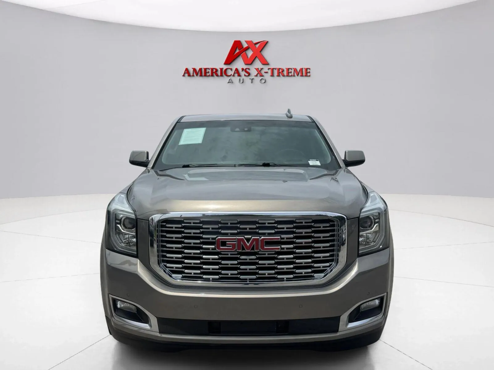 GMC Yukon photo 9
