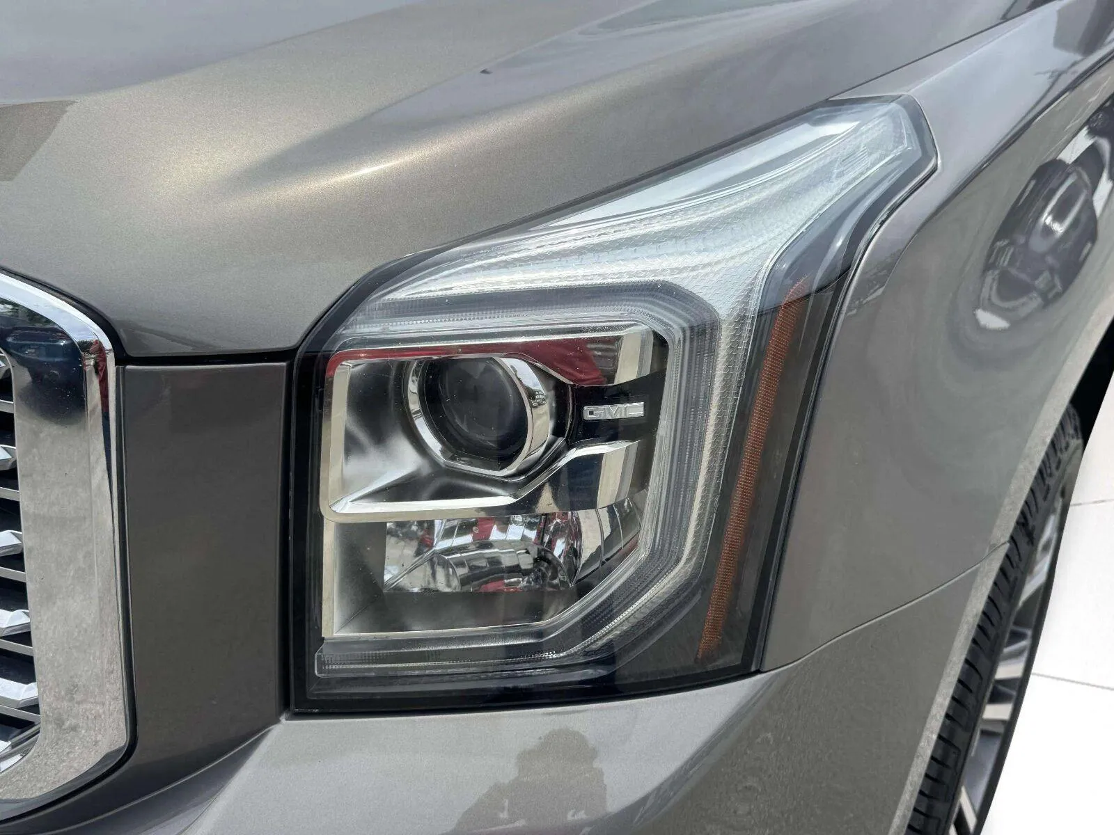 GMC Yukon photo 13