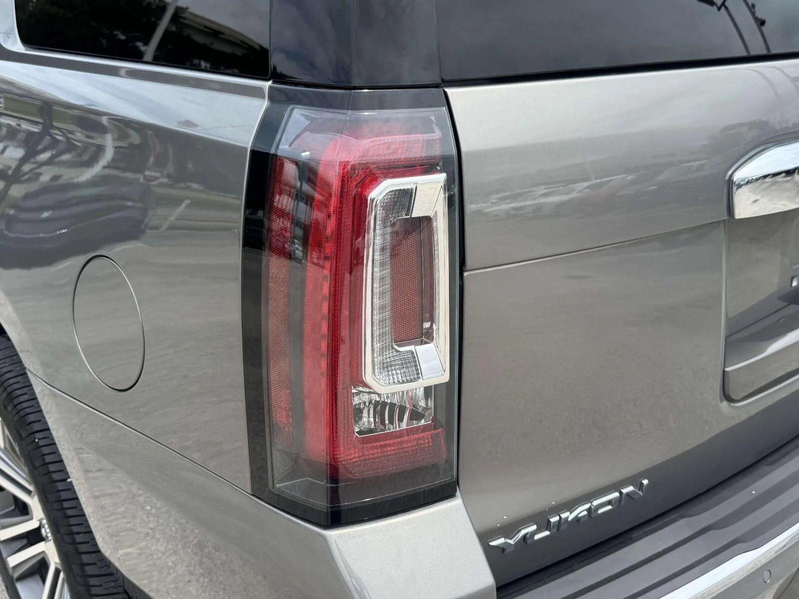 GMC Yukon photo 15