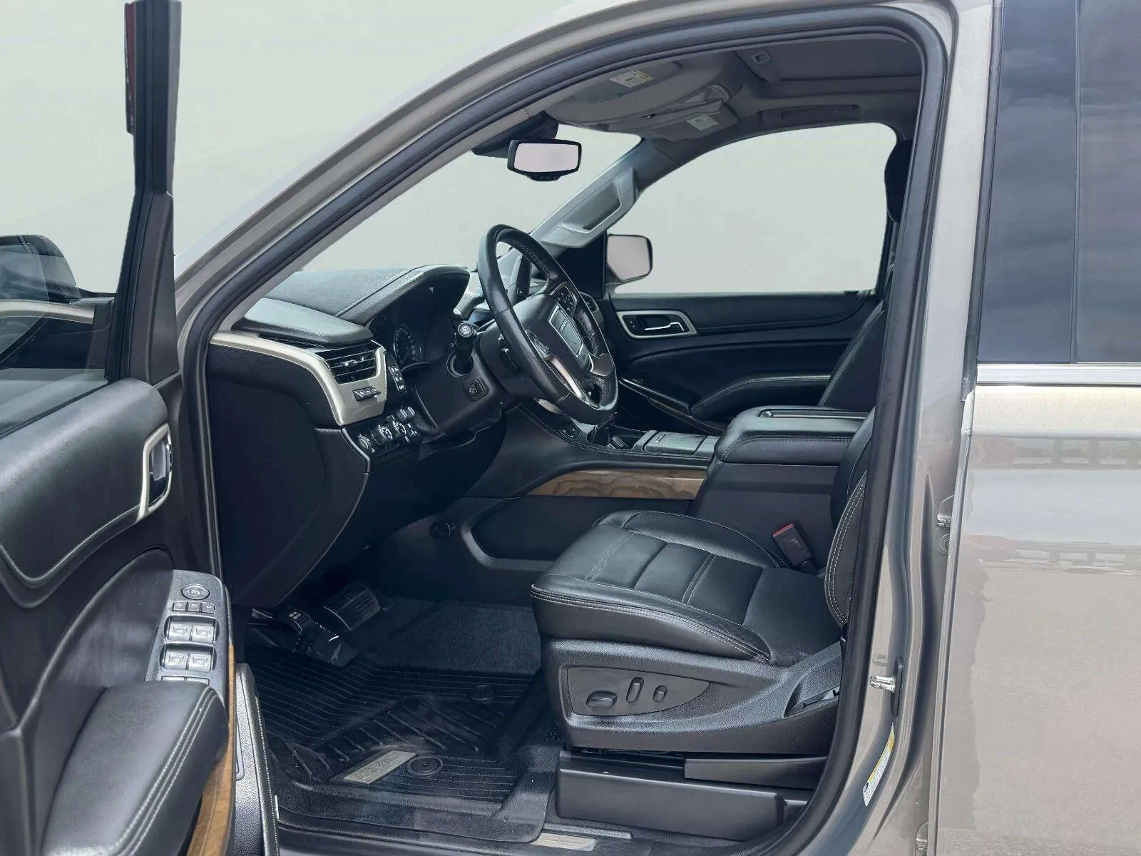 GMC Yukon photo 18