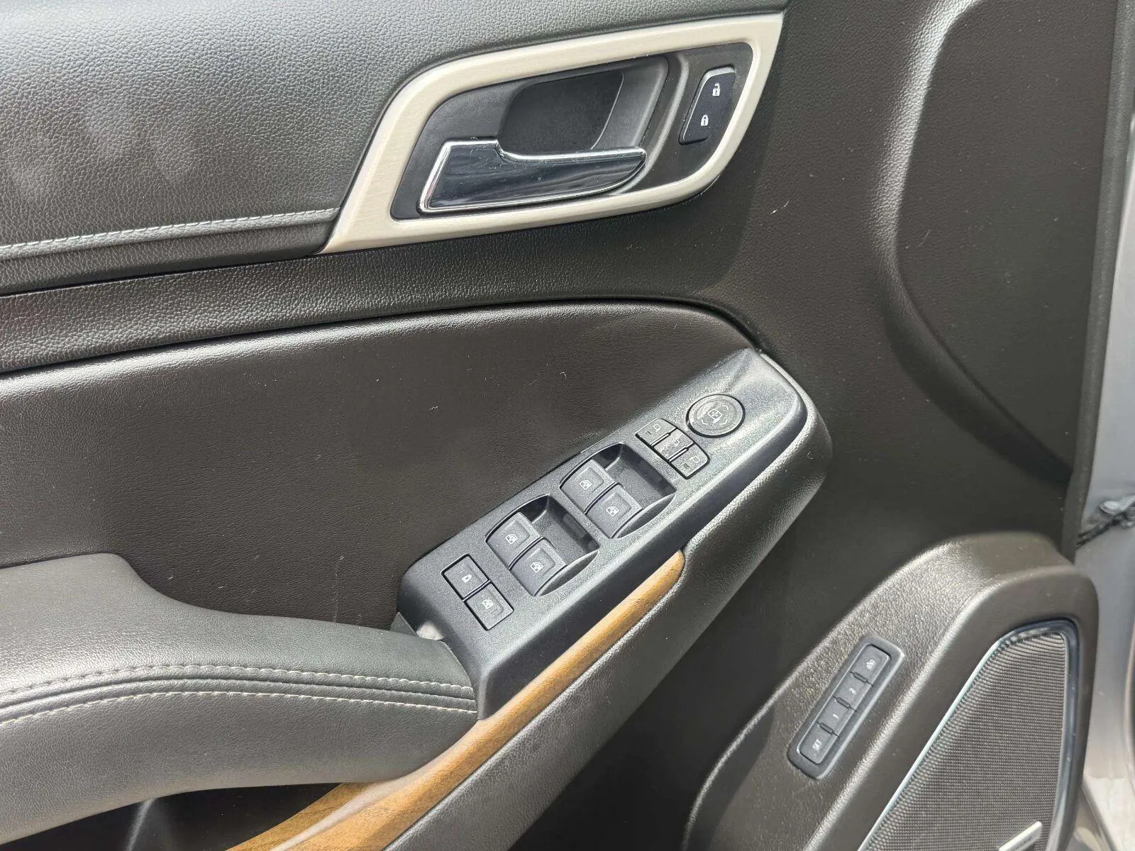 GMC Yukon photo 21