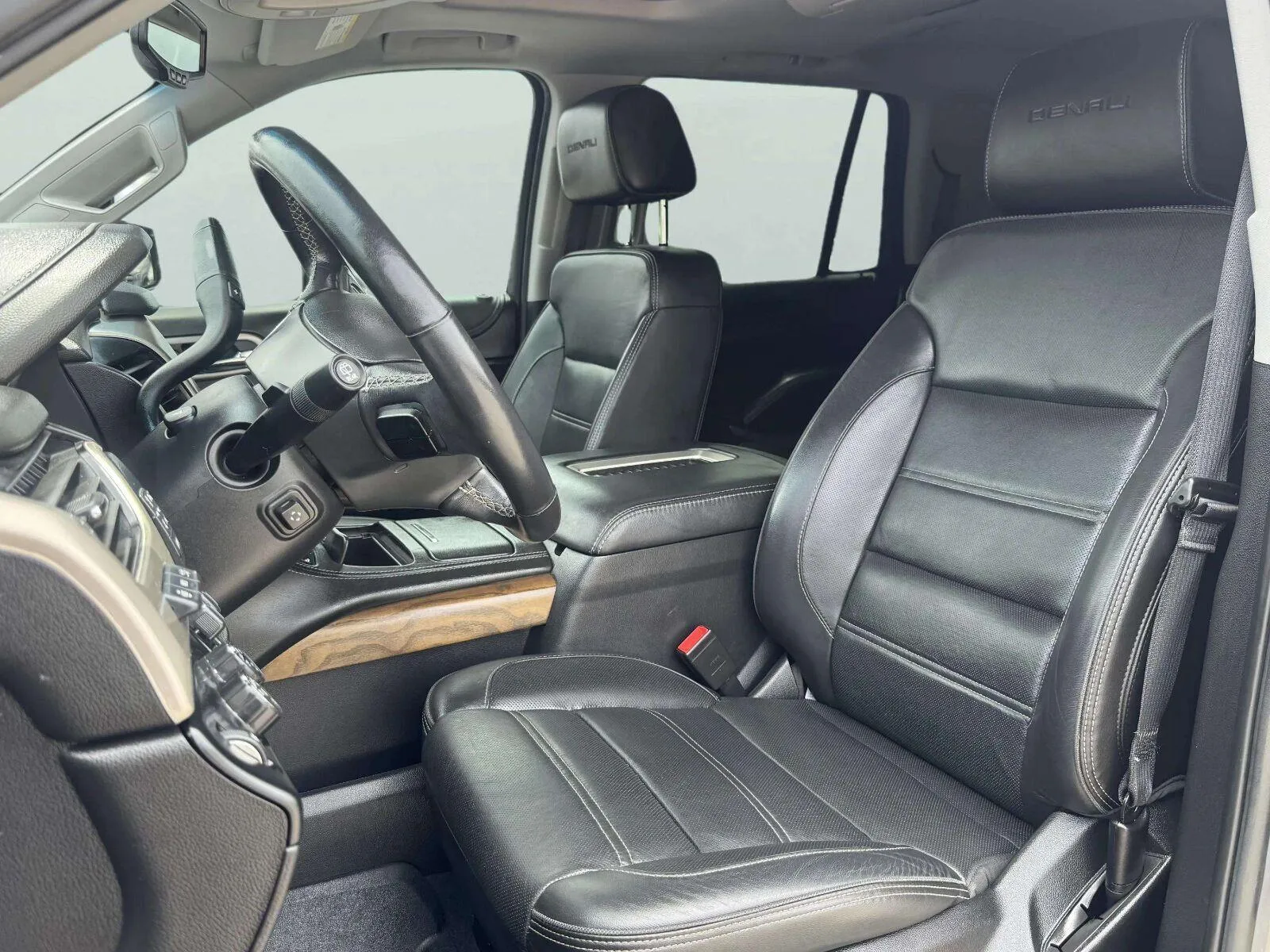 GMC Yukon photo 22