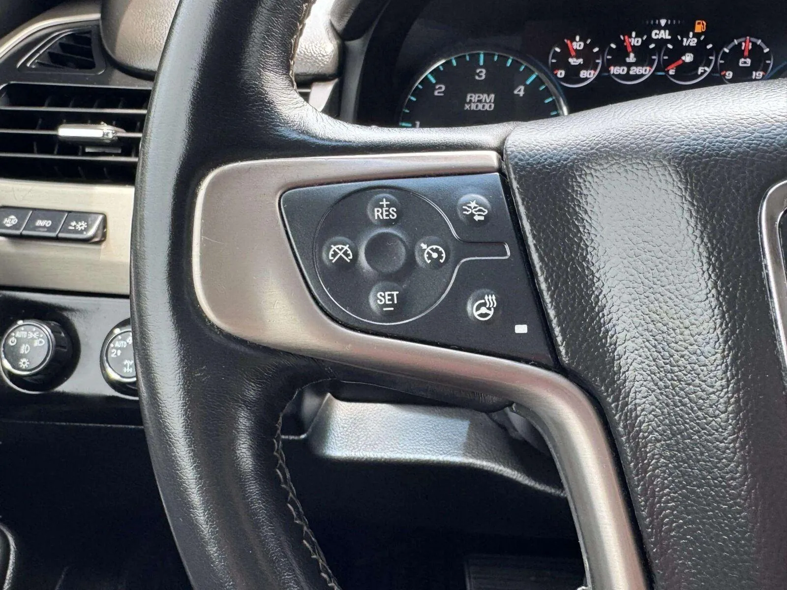 GMC Yukon photo 29