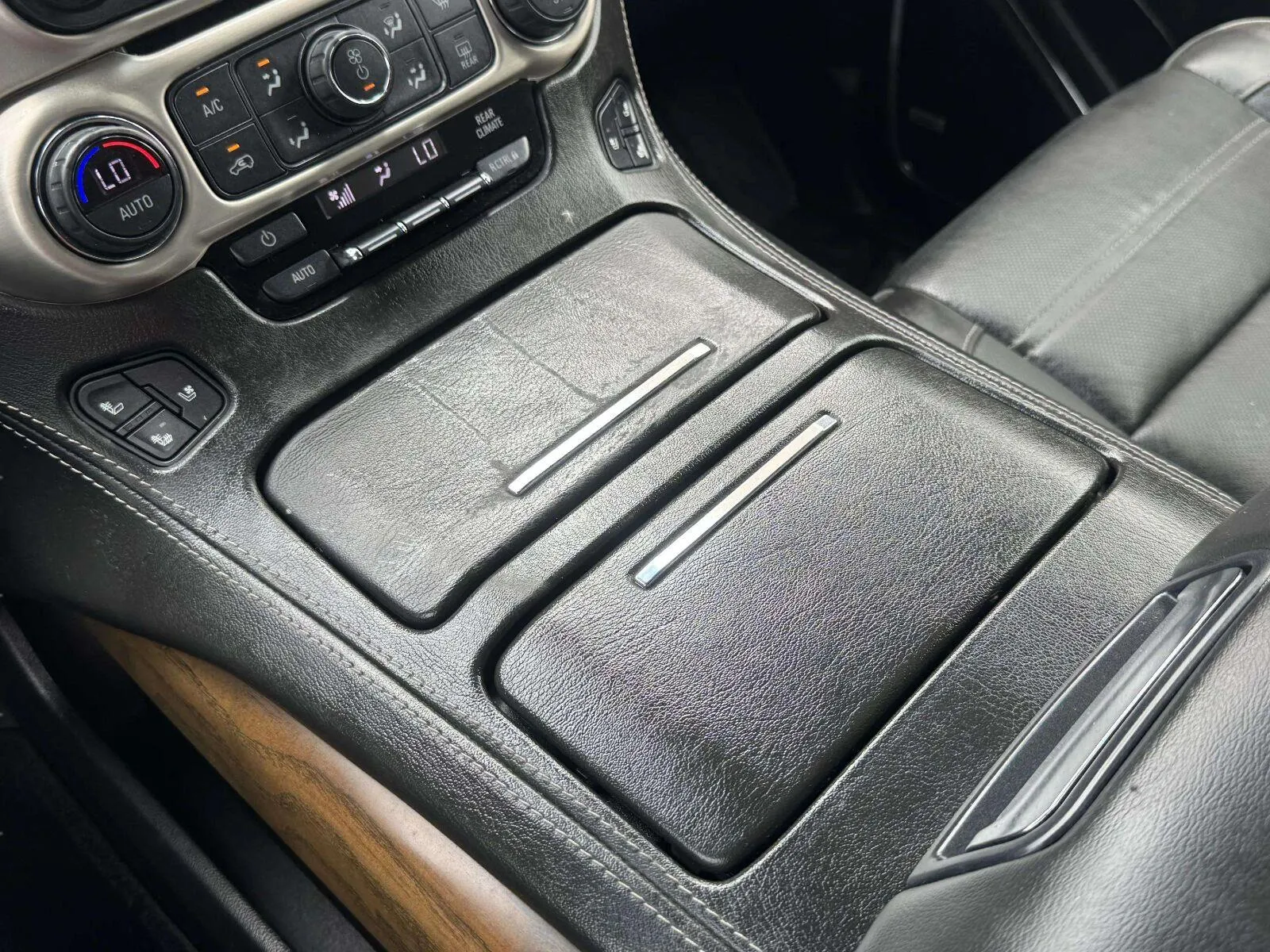 GMC Yukon photo 36