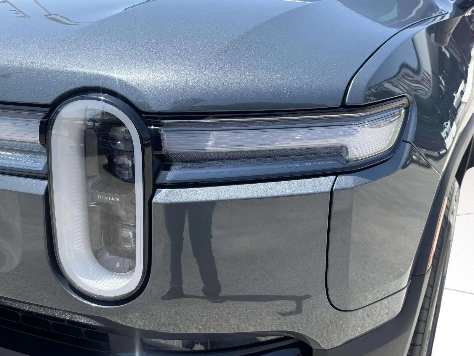 Rivian R1S photo 13