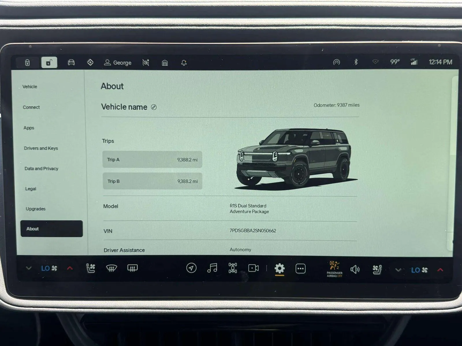 Rivian R1S photo 34