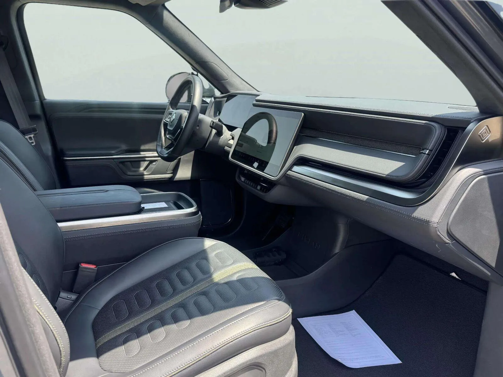 Rivian R1S photo 59