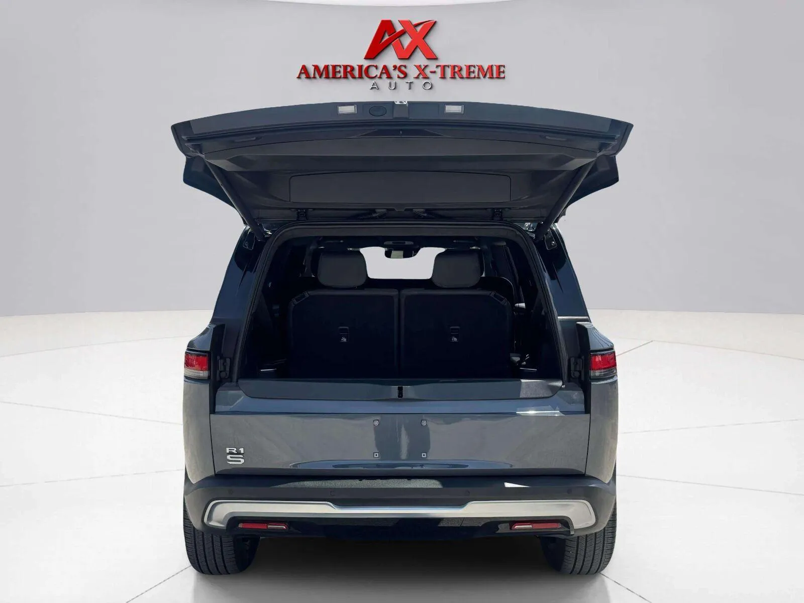 Rivian R1S photo 63