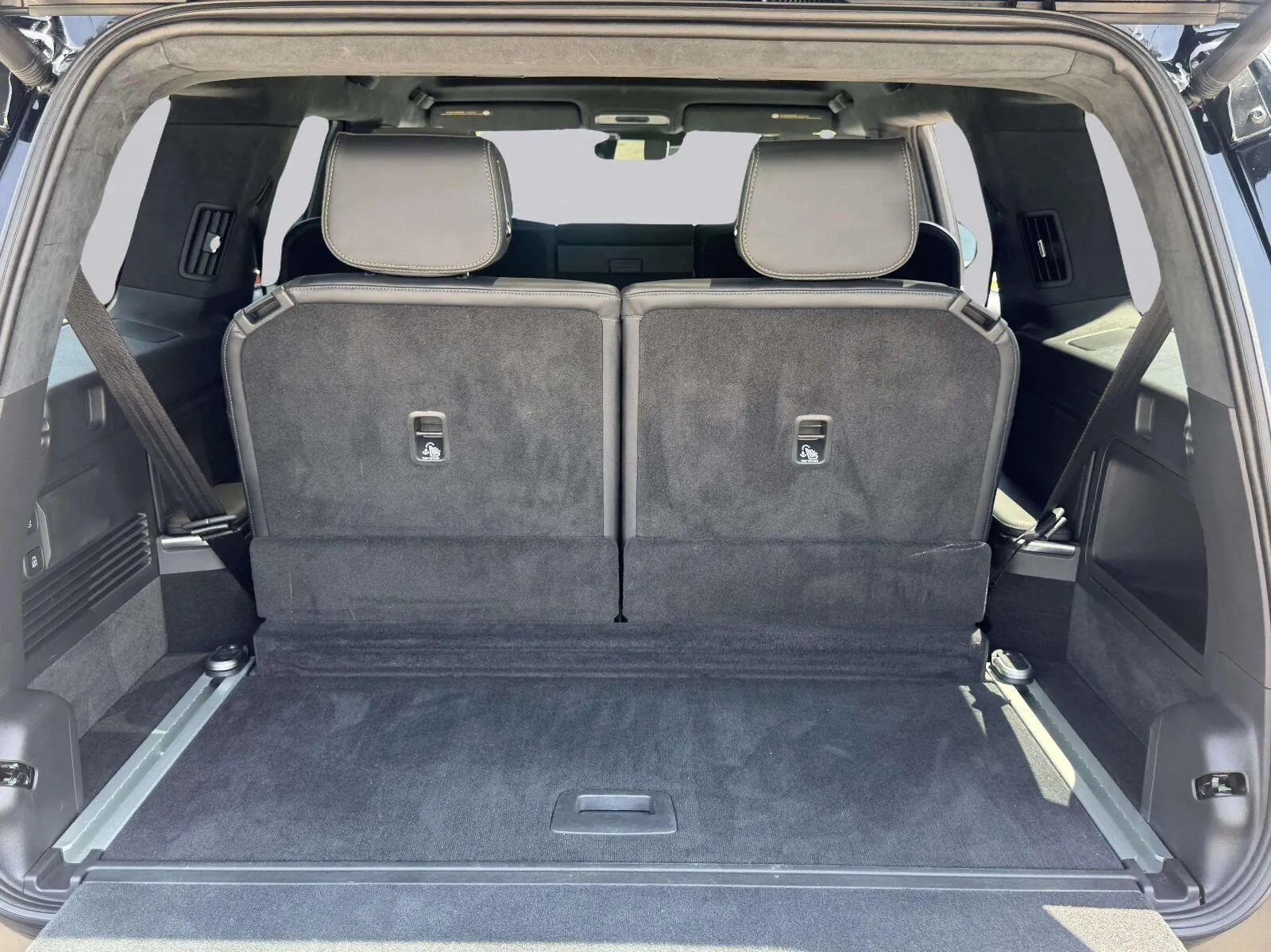 Rivian R1S photo 65