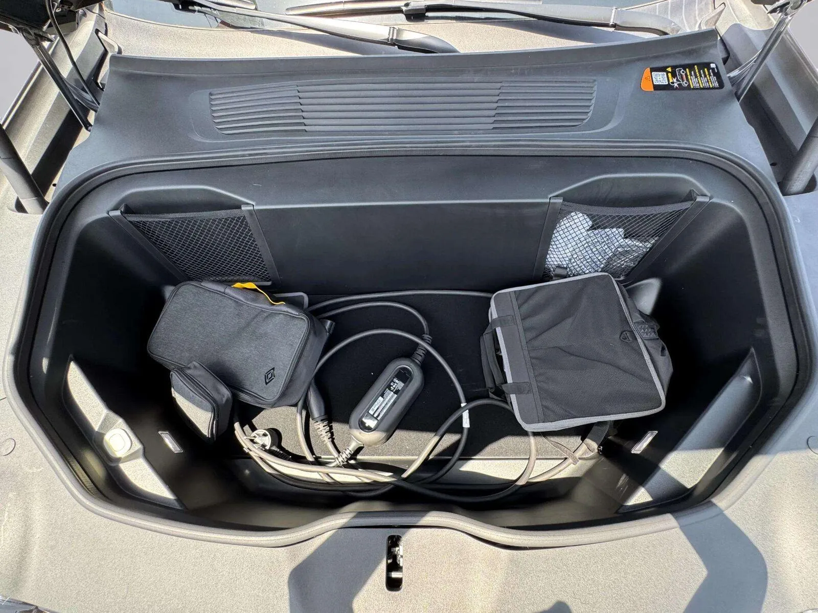 Rivian R1S photo 76