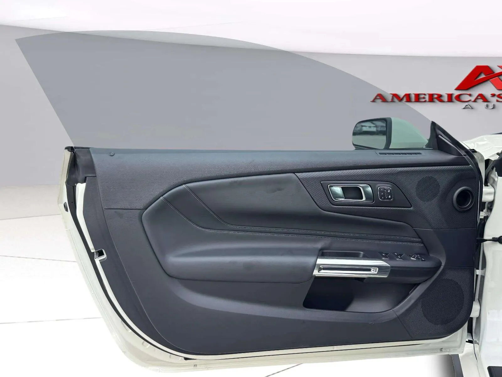 2025 Ford Mustang 24