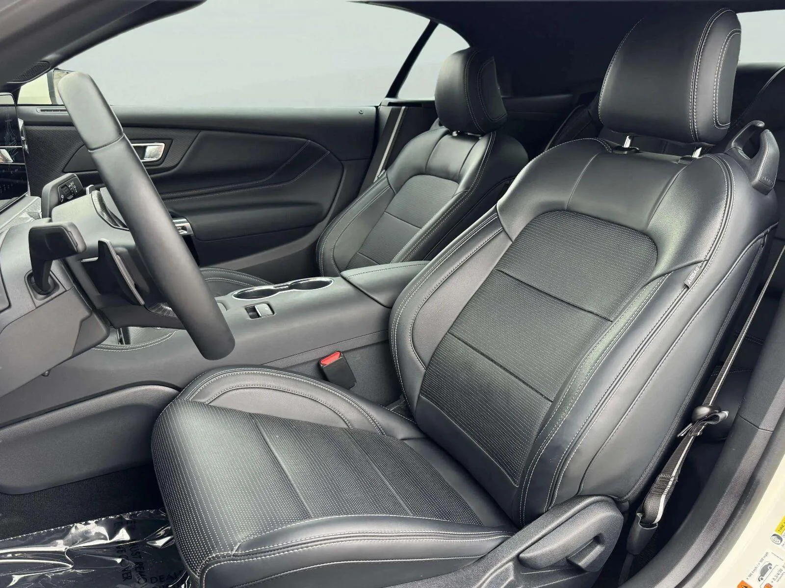 2025 Ford Mustang 27