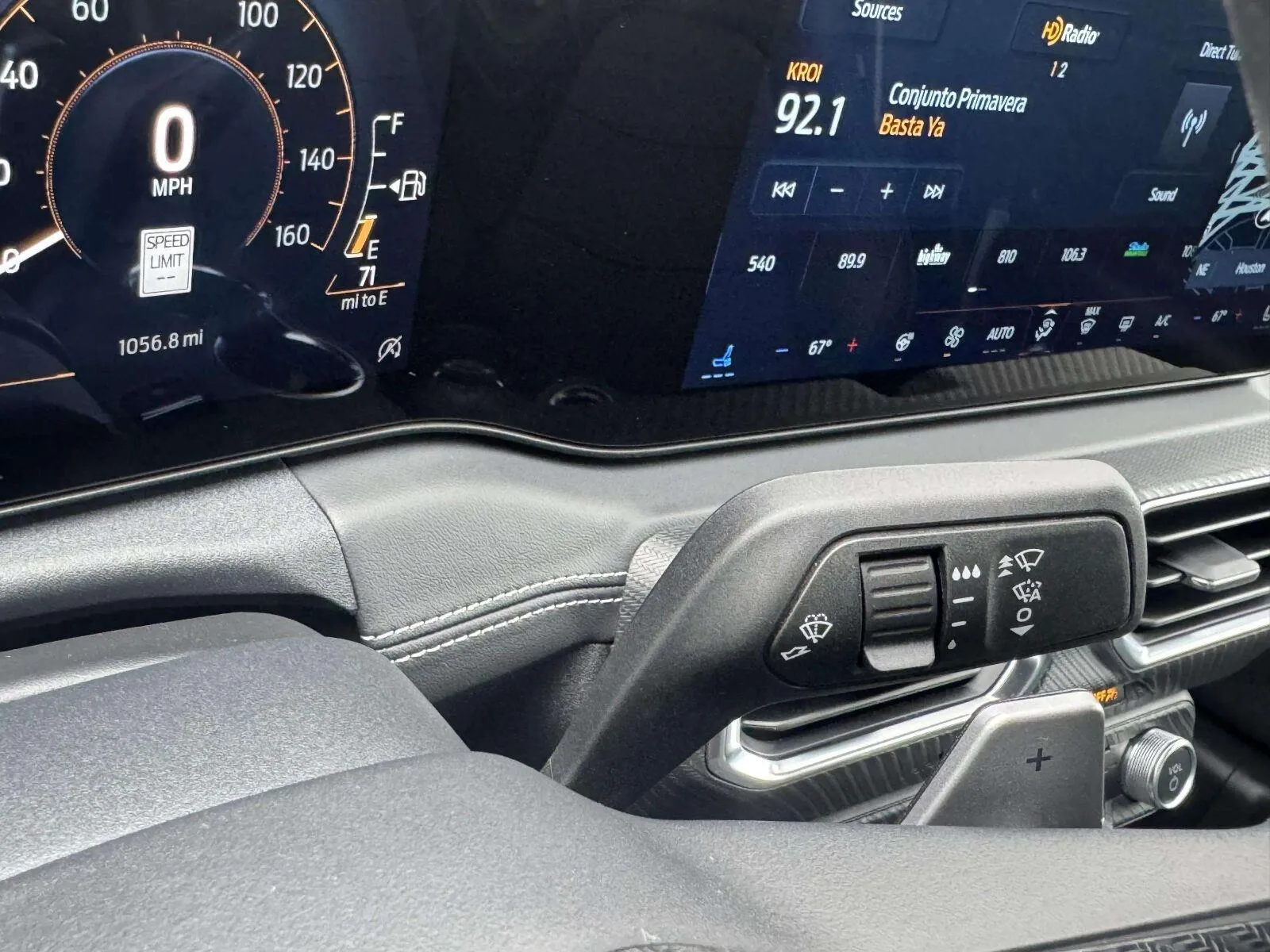 2025 Ford Mustang 34