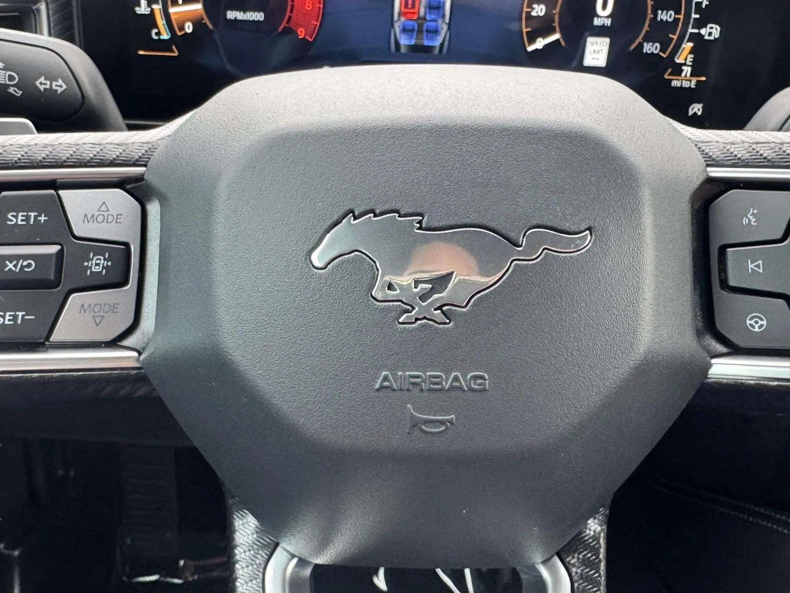 2025 Ford Mustang 36