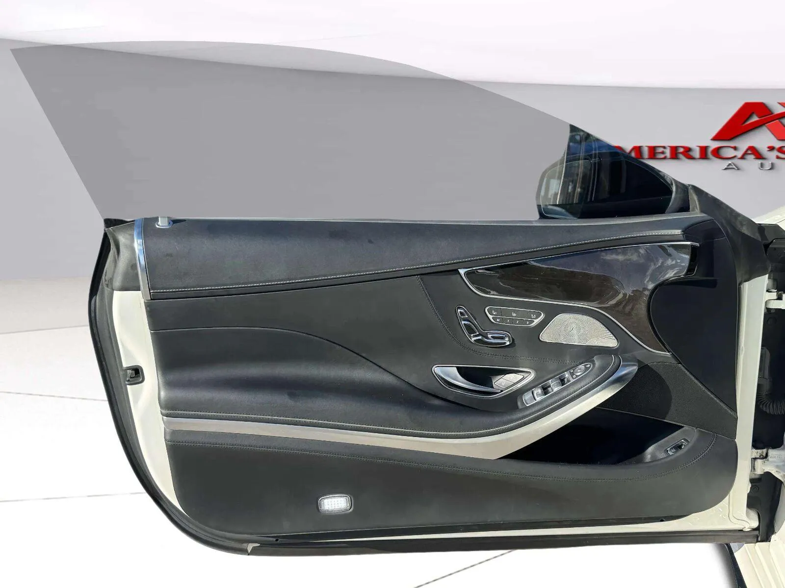 Mercedes-Benz S-Class photo 19