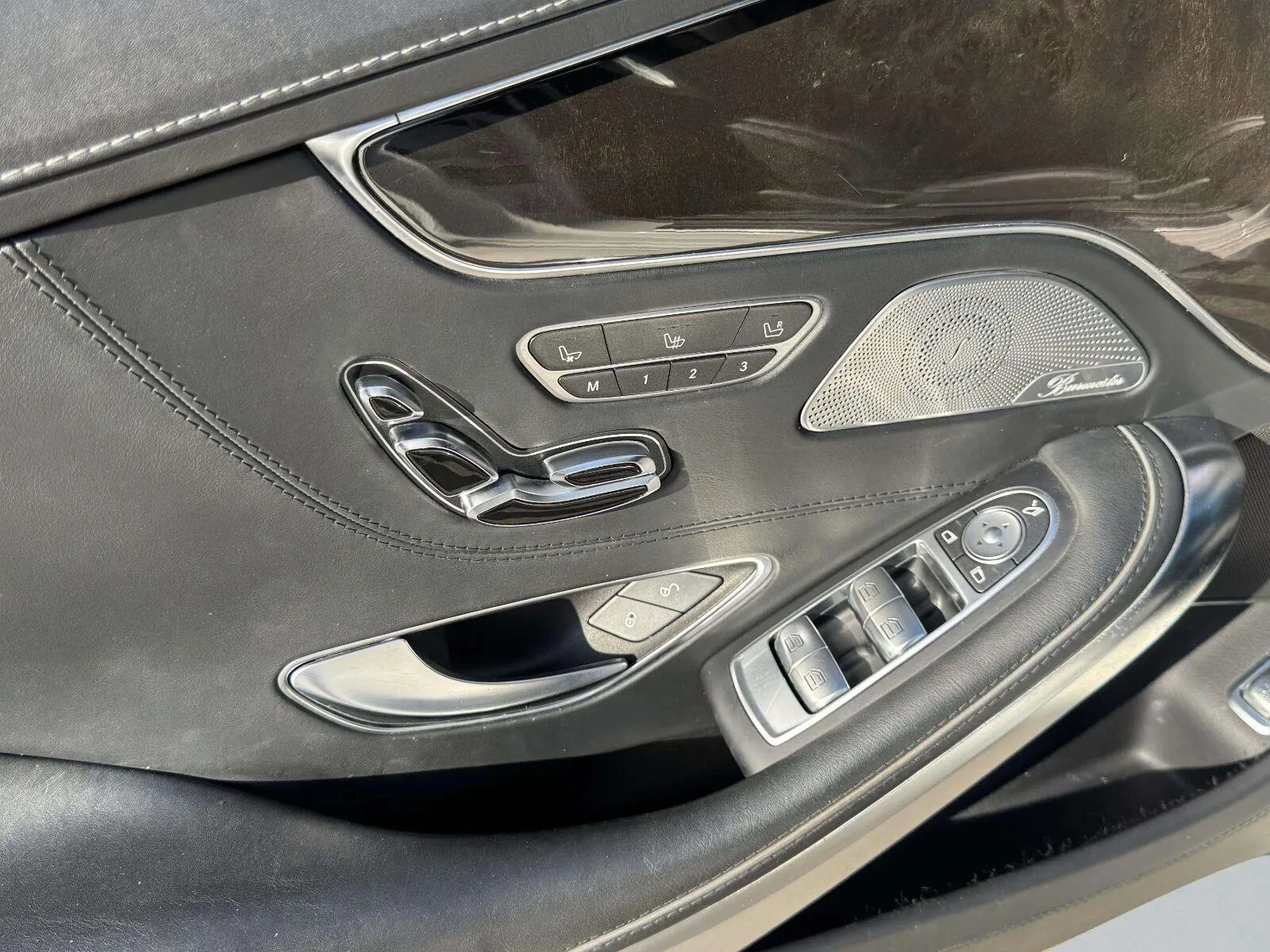 Mercedes-Benz S-Class photo 21