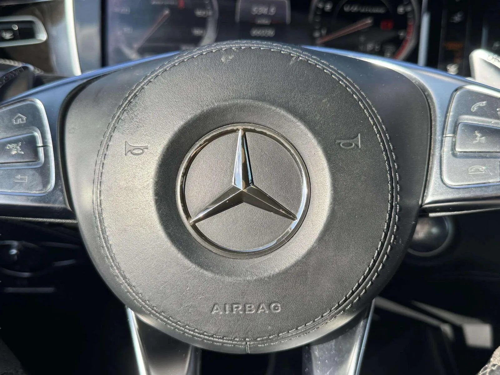 Mercedes-Benz S-Class photo 32