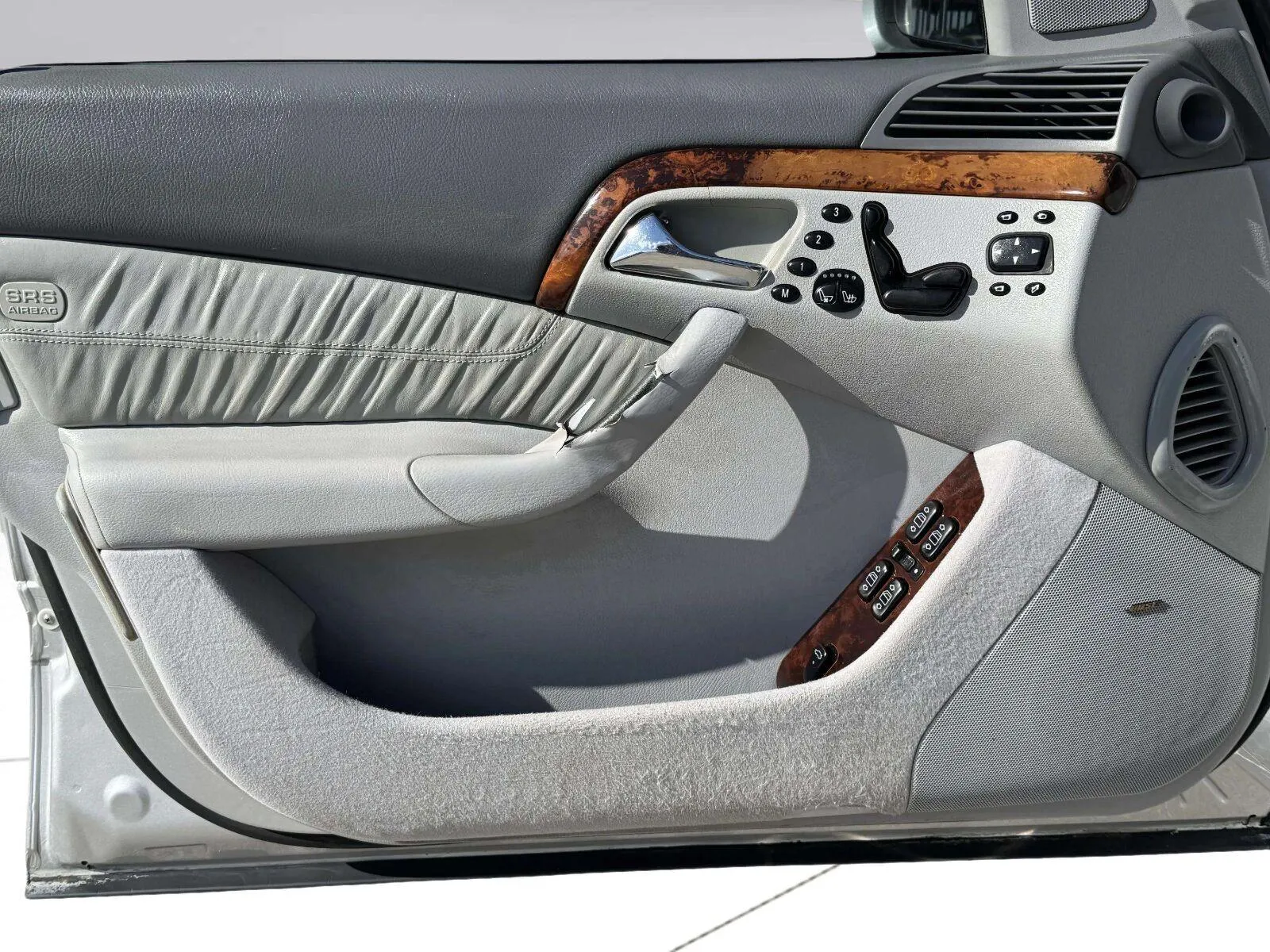 Mercedes-Benz S-Class photo 18