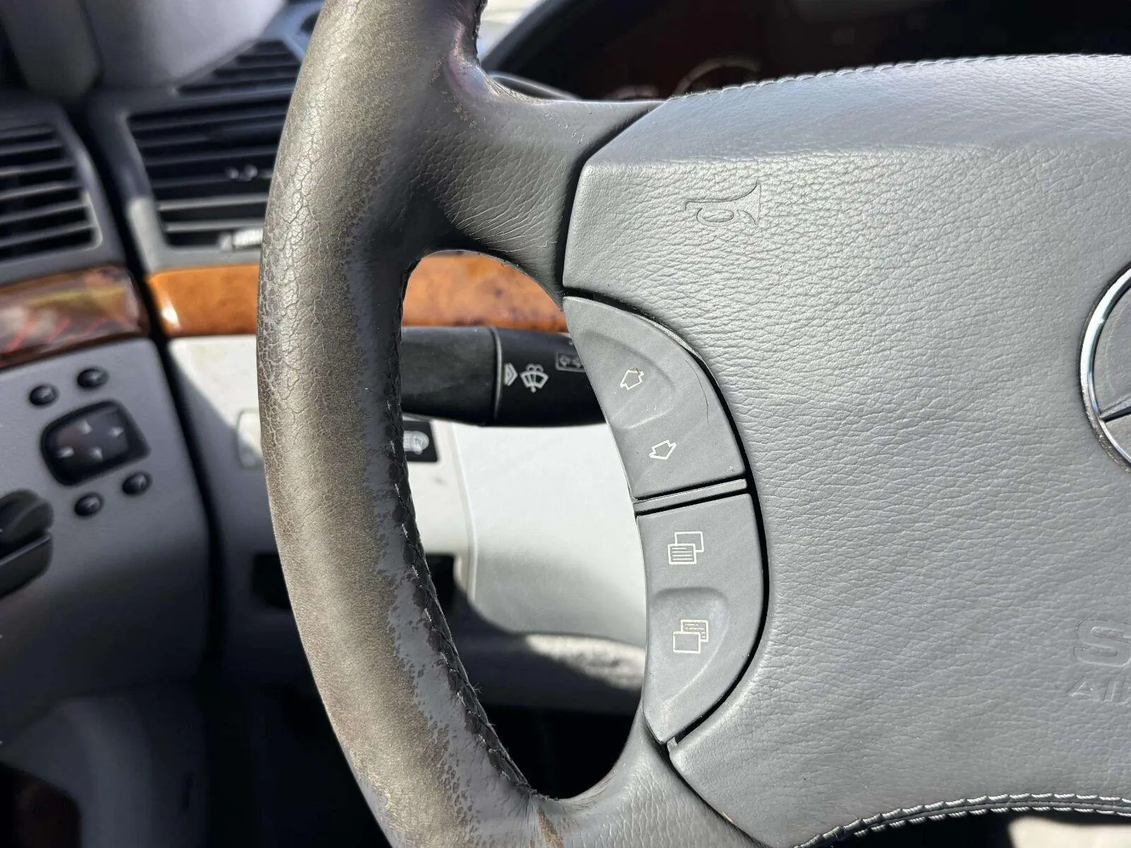 Mercedes-Benz S-Class photo 23