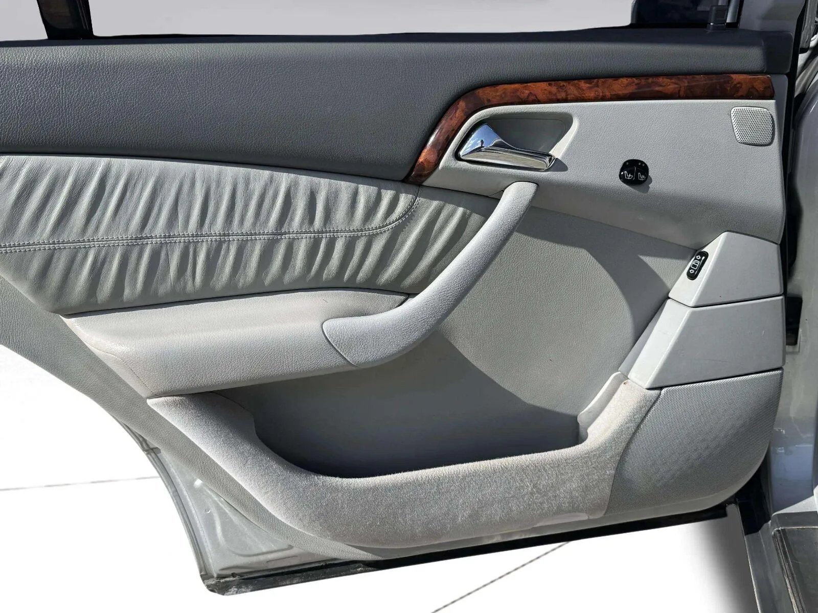 Mercedes-Benz S-Class photo 33