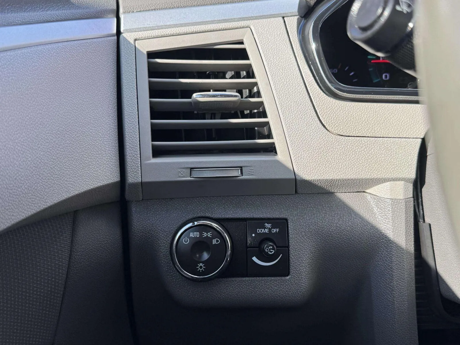 Chevrolet Traverse photo 21