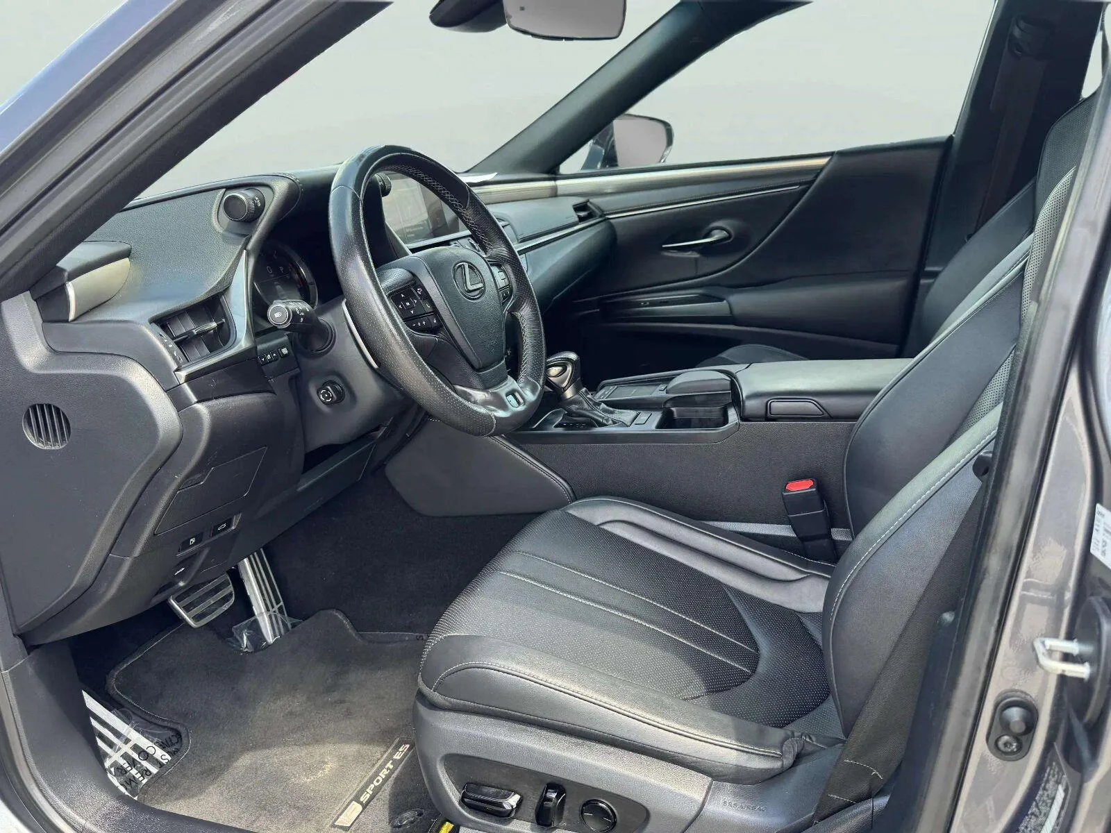 Lexus ES photo 21