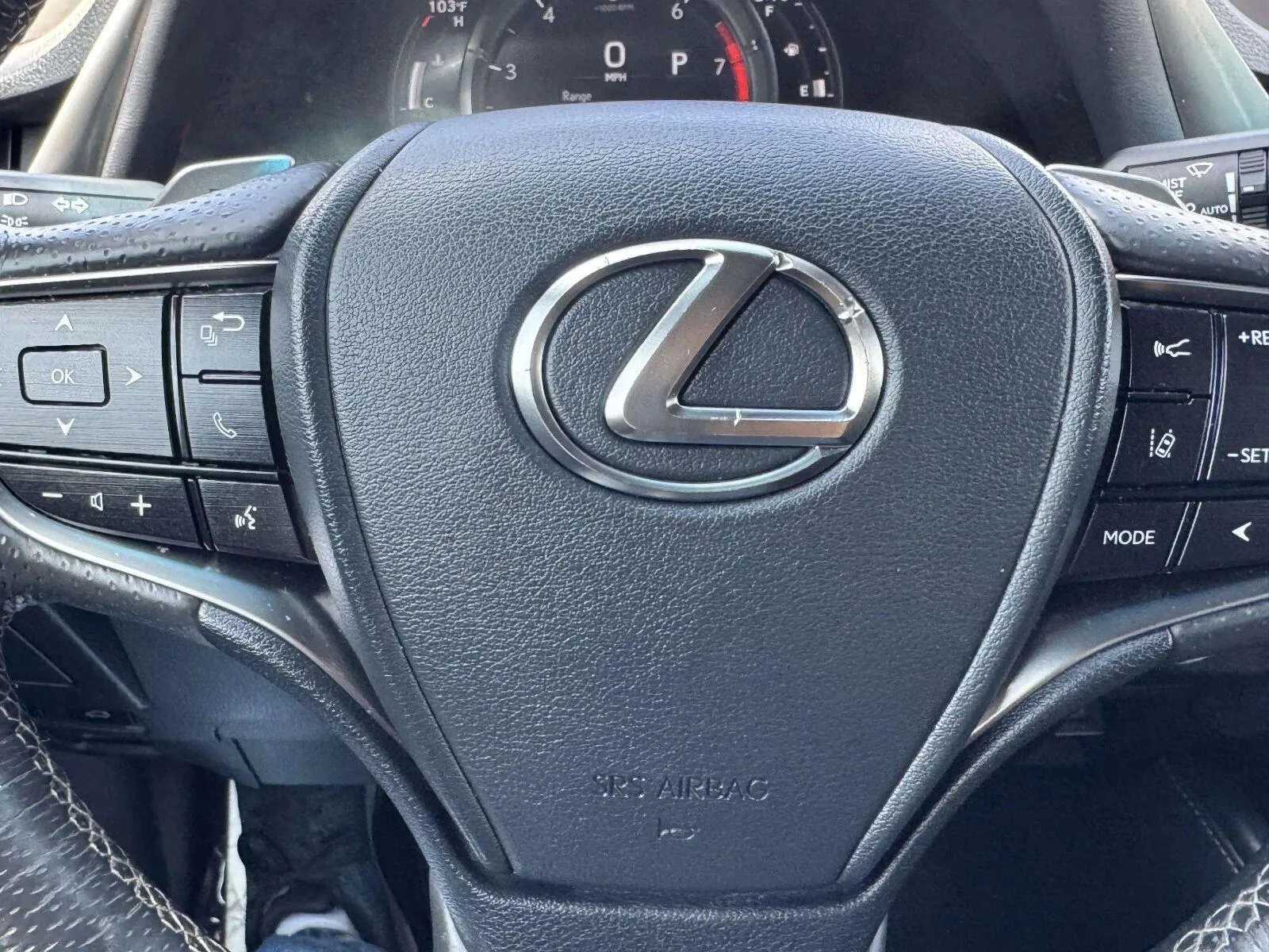 Lexus ES photo 30